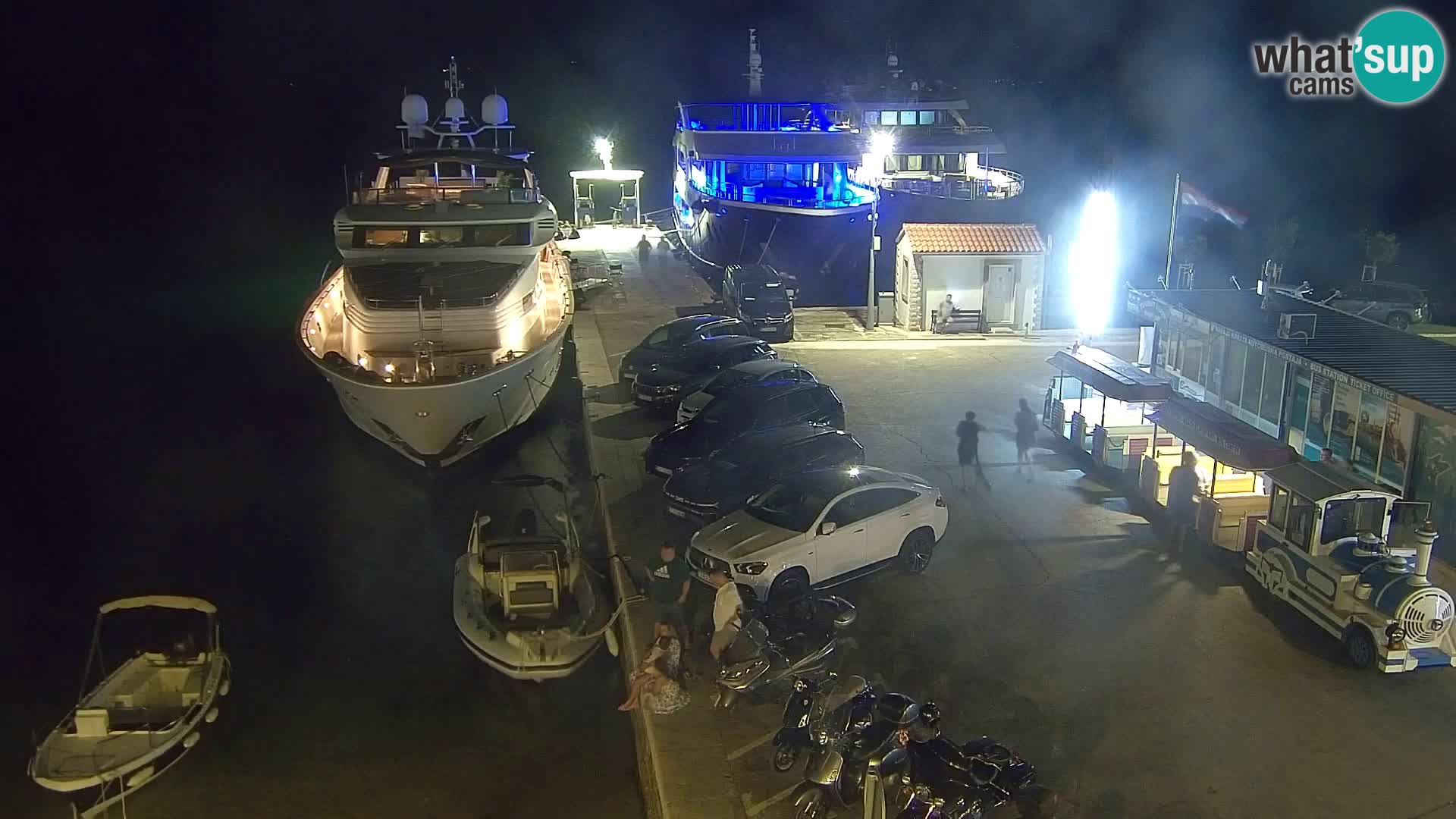 Webcam Bol Town Center & Marina – Live View from Bol, Brač