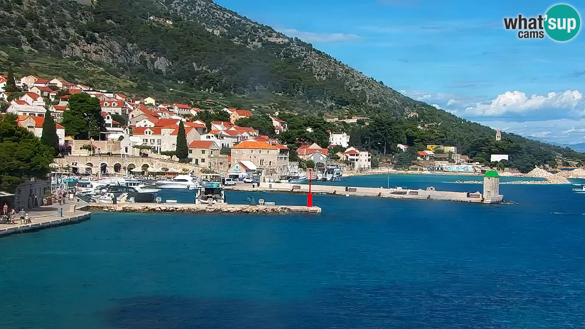 Web kamera Bol – Centar mjesta i marina | Pogled uživo