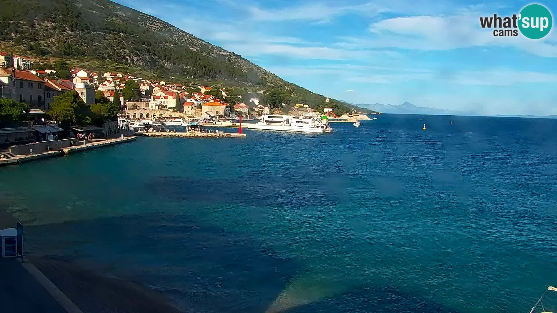 Webcam Bol Centro e Marina – Vista live dal porto di Bol