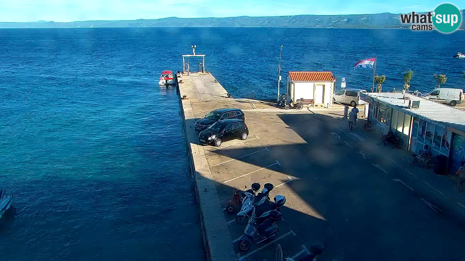 Webcam Bol Hafen & Ortszentrum – Liveblick aus Bol auf der Insel Brač