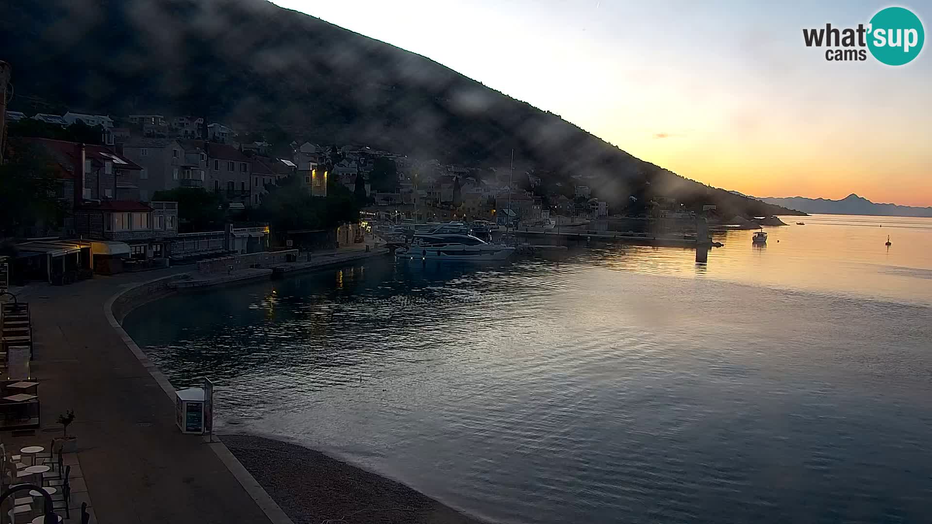 Webcam Bol Centro e Marina – Vista live dal porto di Bol