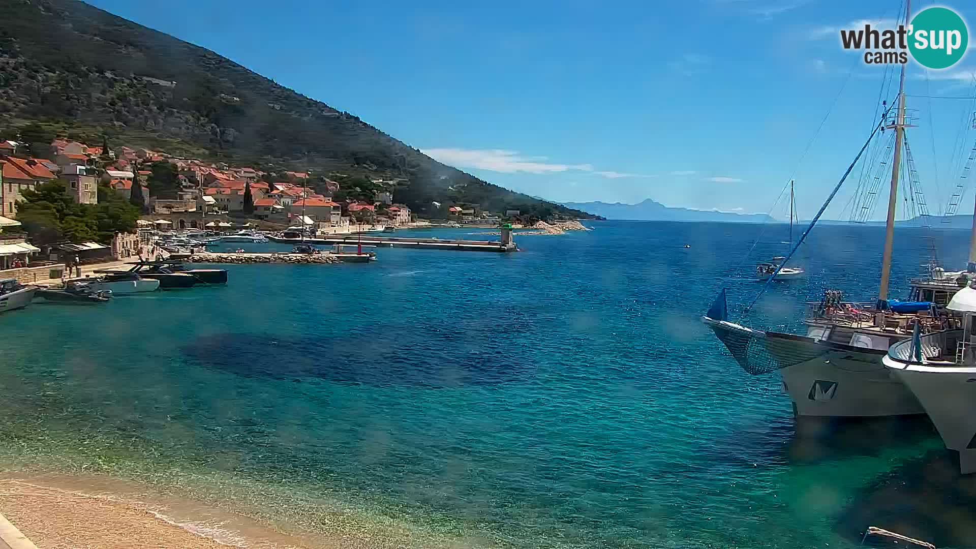 Webcam Bol Town Center & Marina – Live View from Bol, Brač