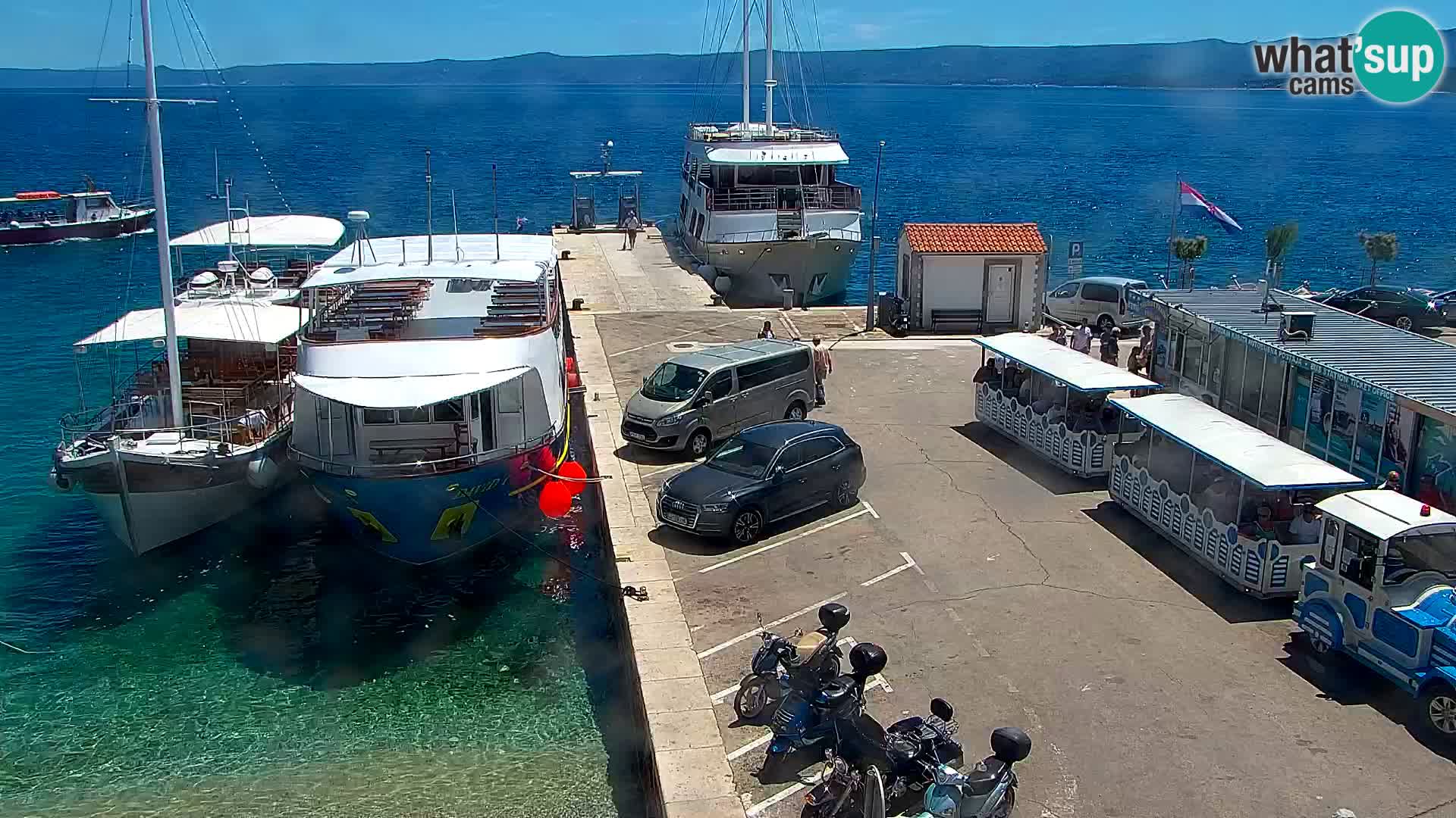 Webcam Bol Town Center & Marina – Live View from Bol, Brač