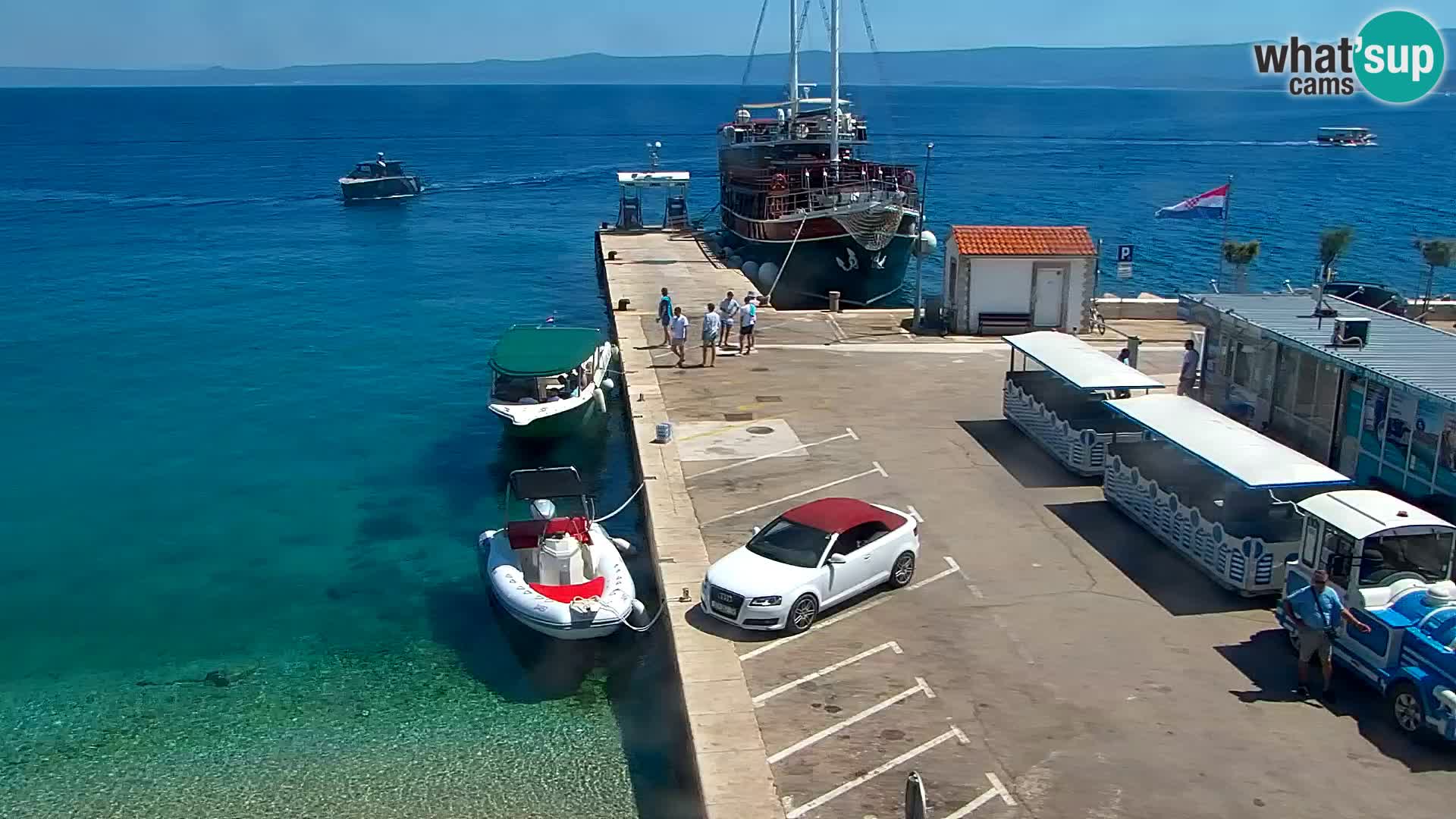 Webcam Bol Town Center & Marina – Live View from Bol, Brač