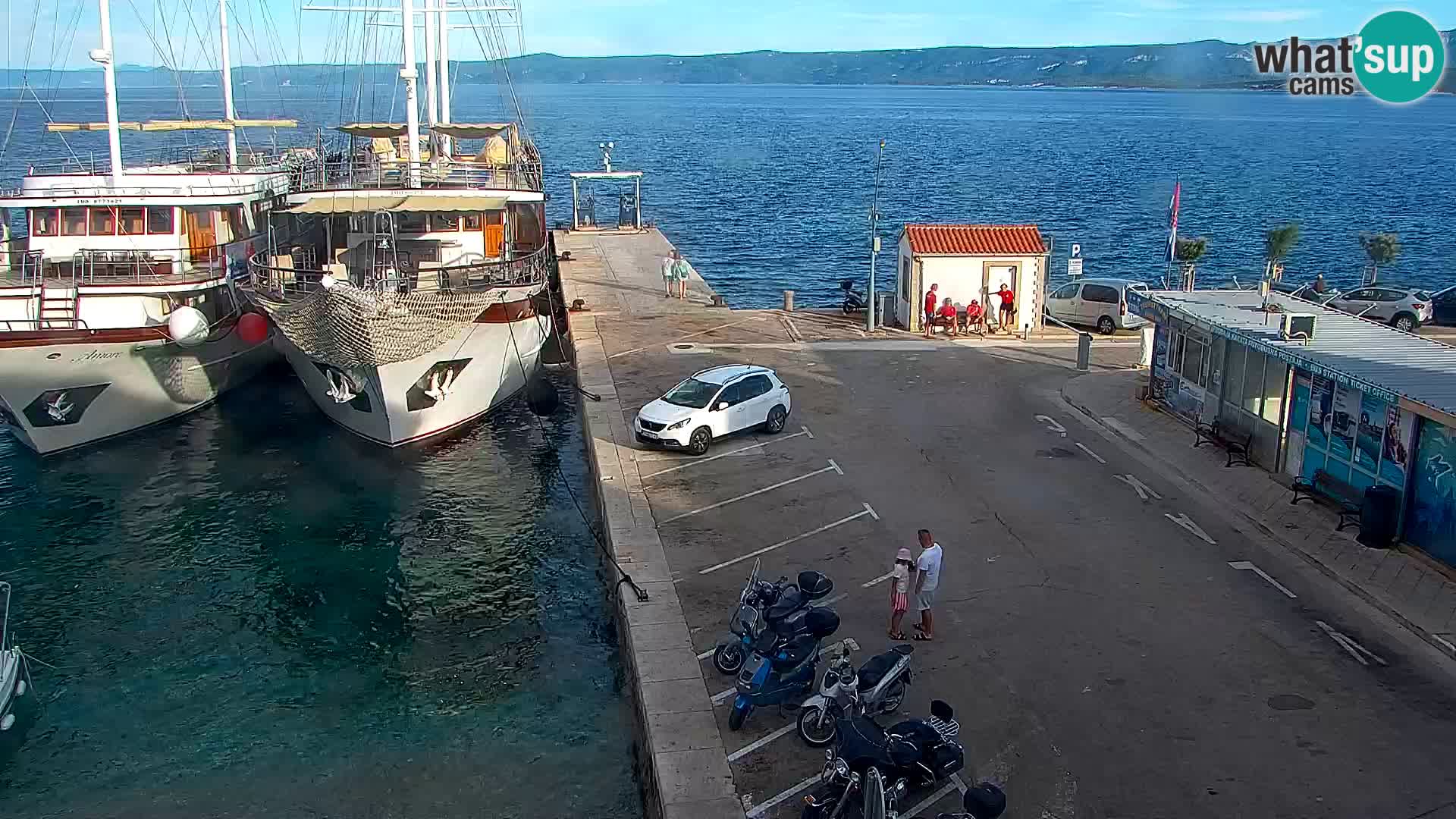 Webcam Bol Hafen & Ortszentrum – Liveblick aus Bol auf der Insel Brač