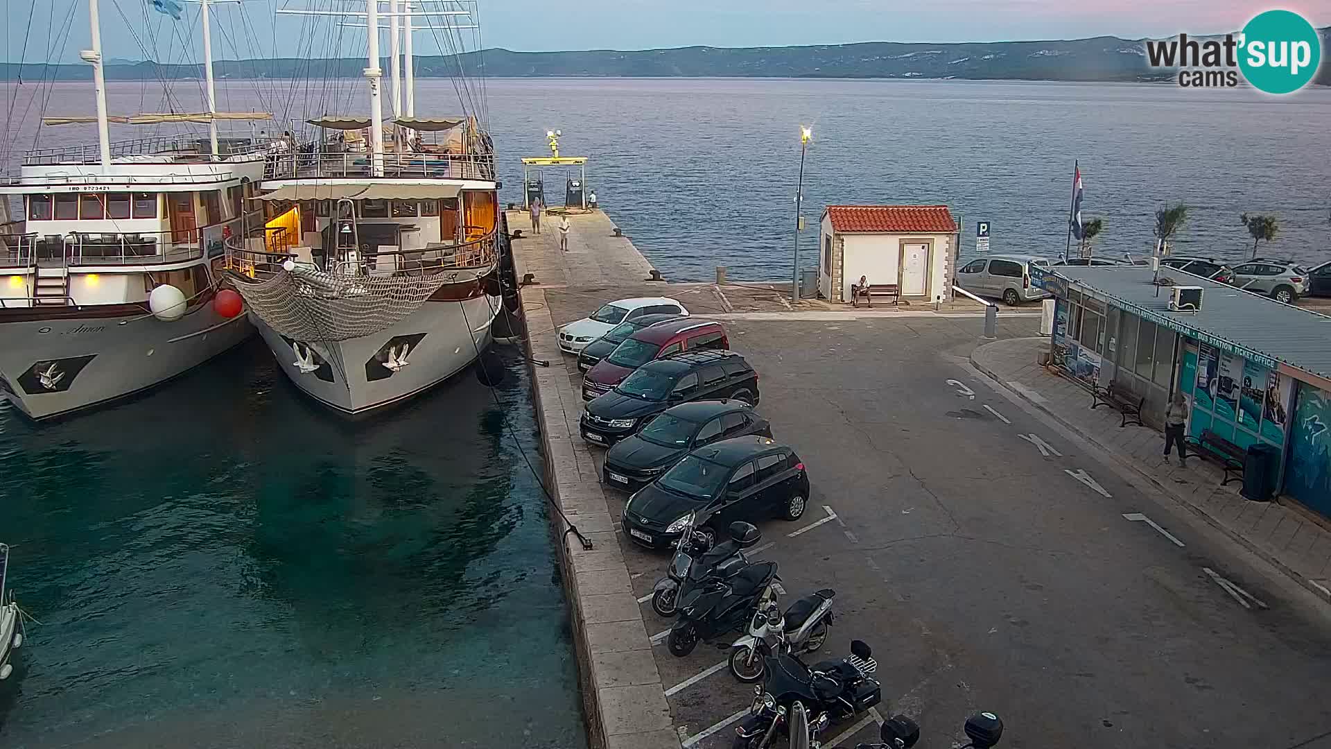 Webcam Bol Town Center & Marina – Live View from Bol, Brač