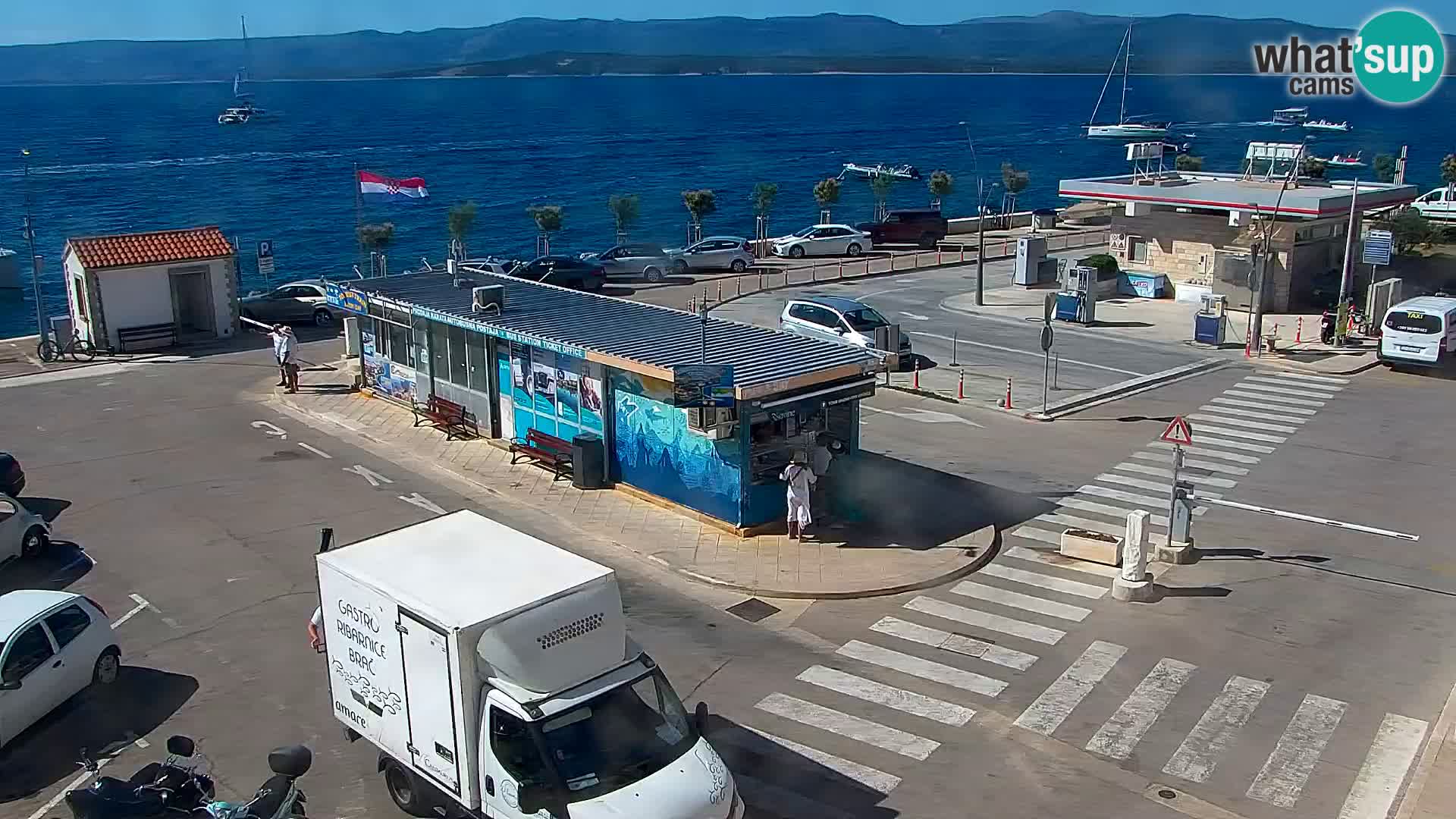 Webcam Bol Hafen & Ortszentrum – Liveblick aus Bol auf der Insel Brač
