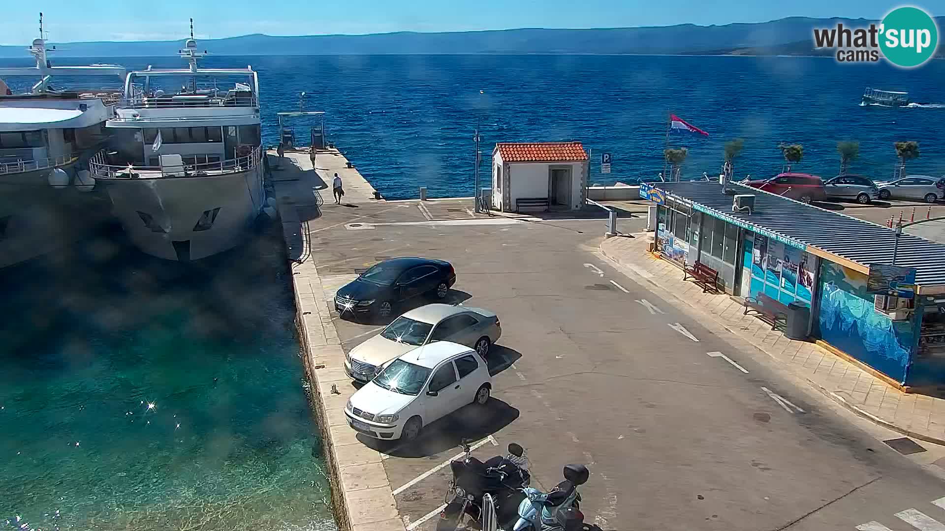 Webcam Bol Town Center & Marina – Live View from Bol, Brač
