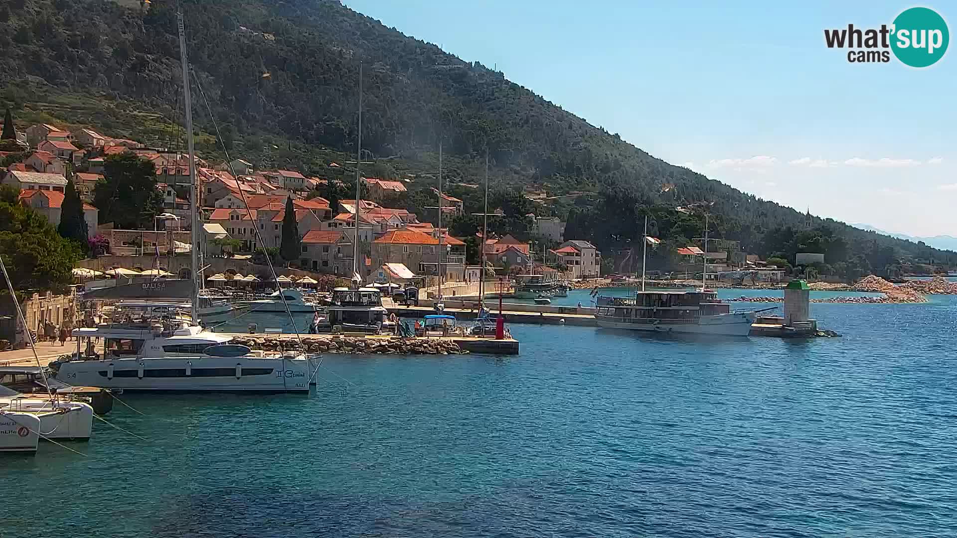 Webcam Bol Town Center & Marina – Live View from Bol, Brač