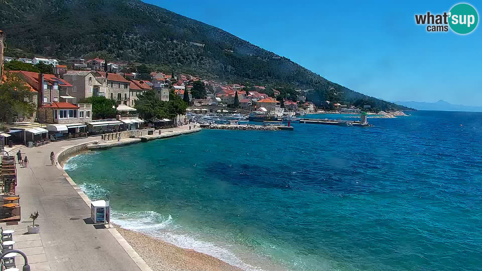 Web kamera Bol – Centar mjesta i marina | Pogled uživo