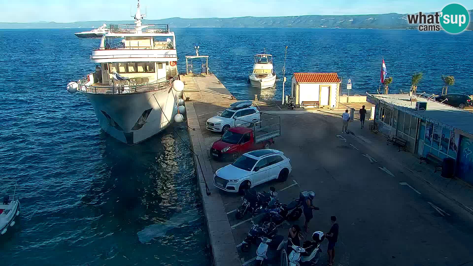 Webcam Bol Town Center & Marina – Live View from Bol, Brač