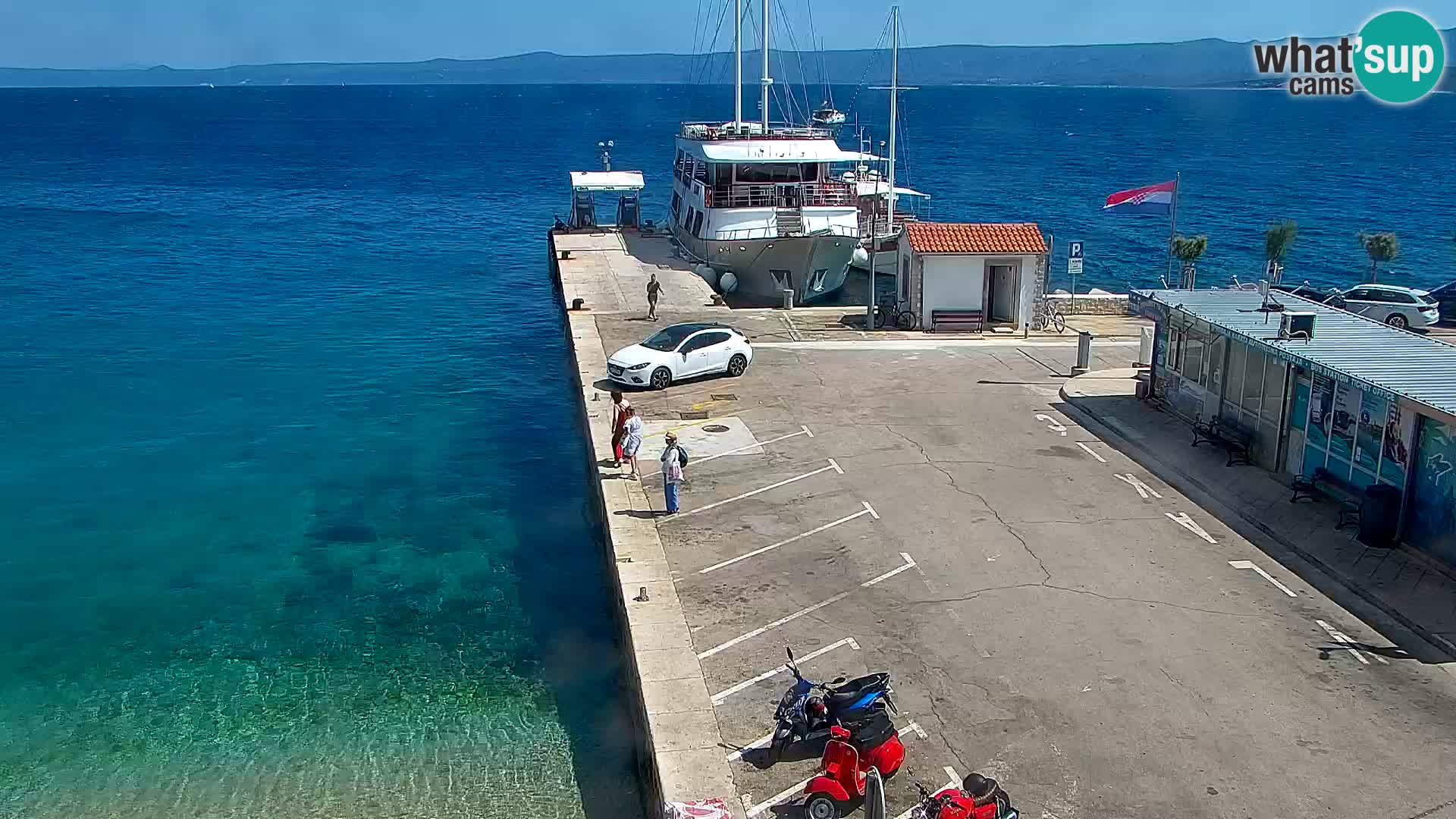 Webcam Bol Town Center & Marina – Live View from Bol, Brač
