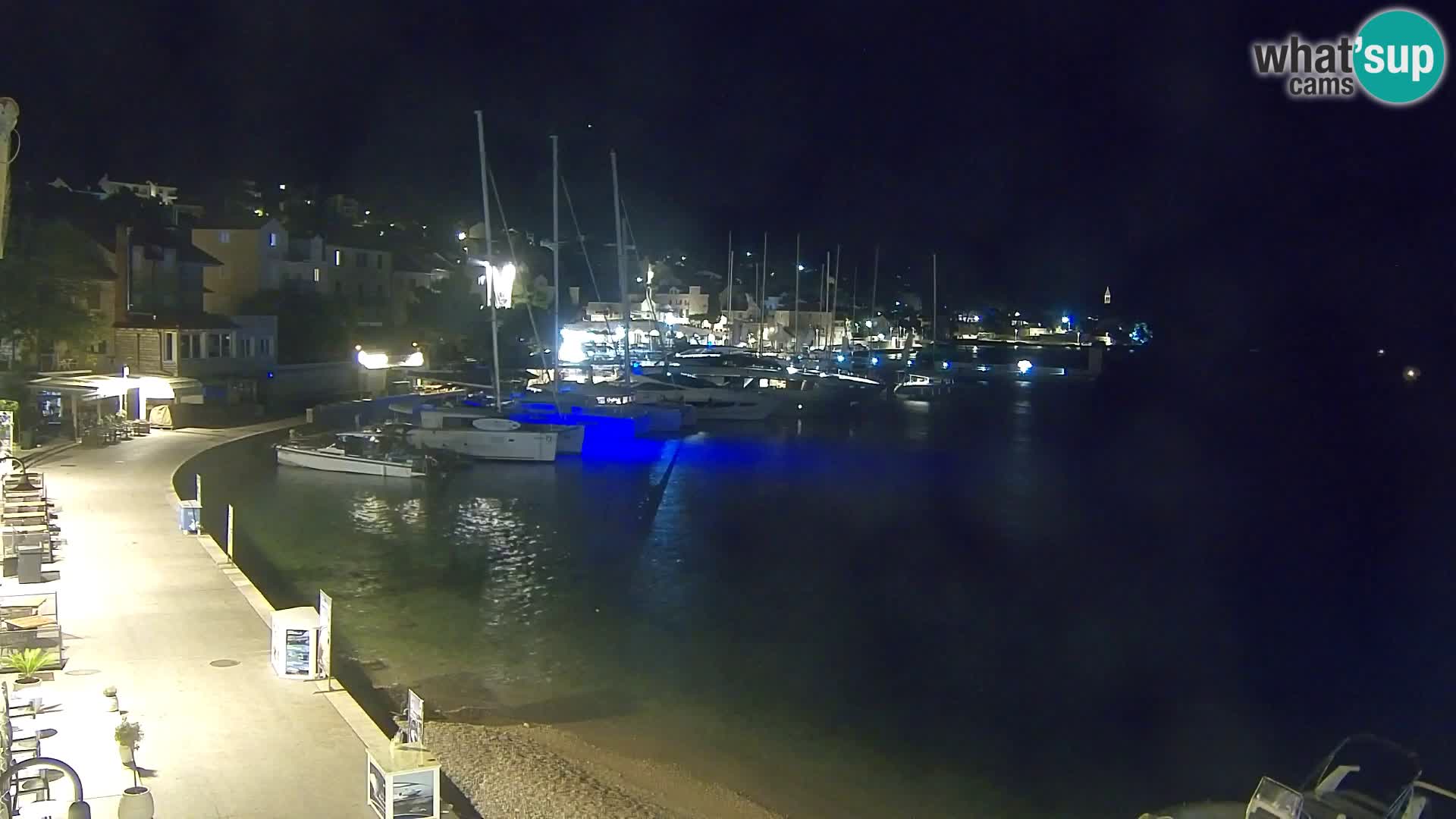 Webcam Bol Centro e Marina – Vista live dal porto di Bol