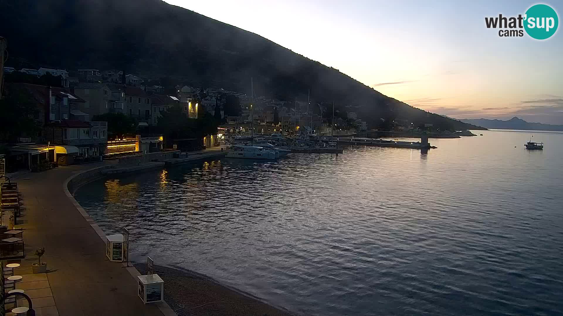 Webcam Bol Hafen & Ortszentrum – Liveblick aus Bol auf der Insel Brač