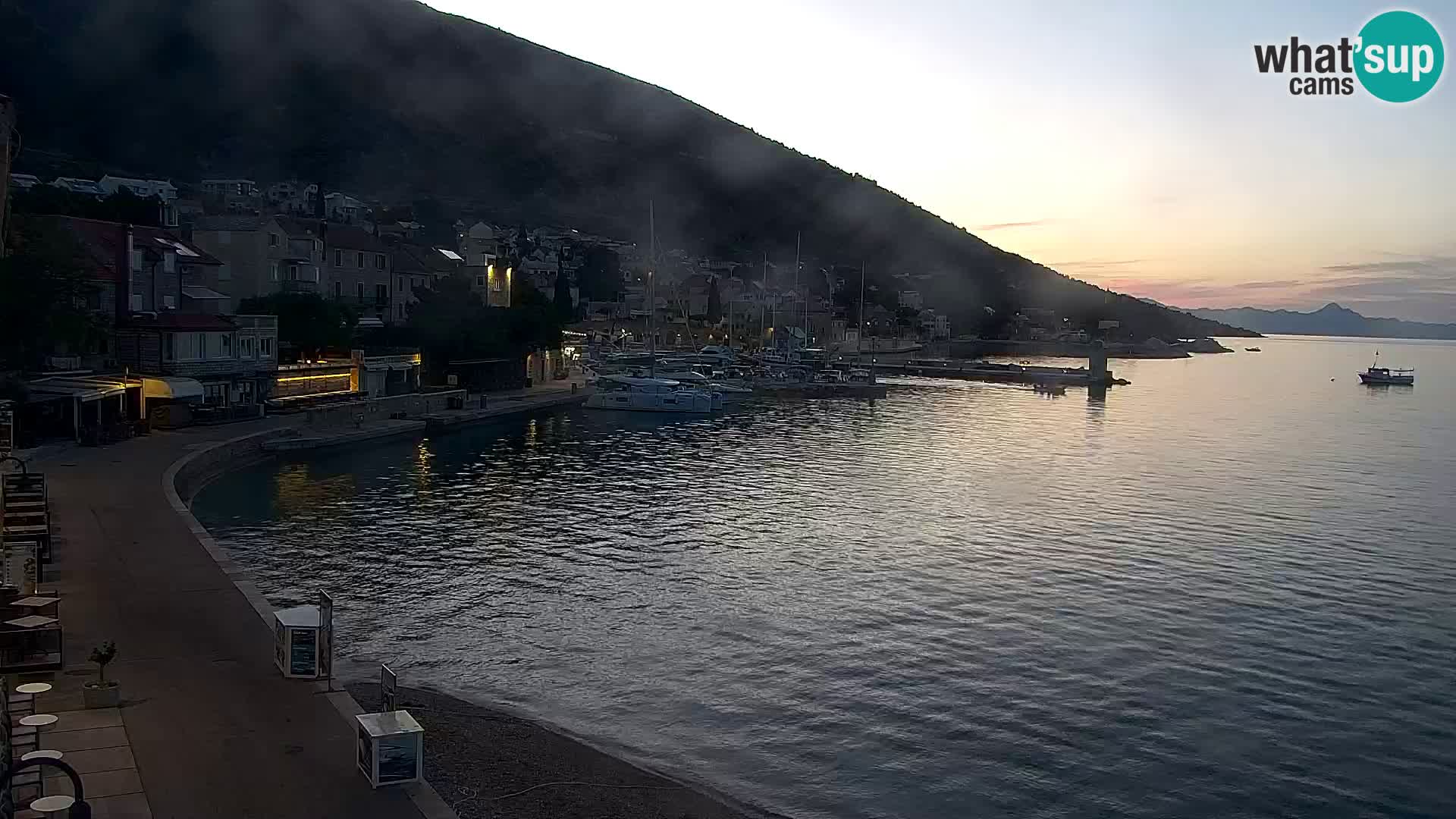 Webcam Bol Hafen & Ortszentrum – Liveblick aus Bol auf der Insel Brač