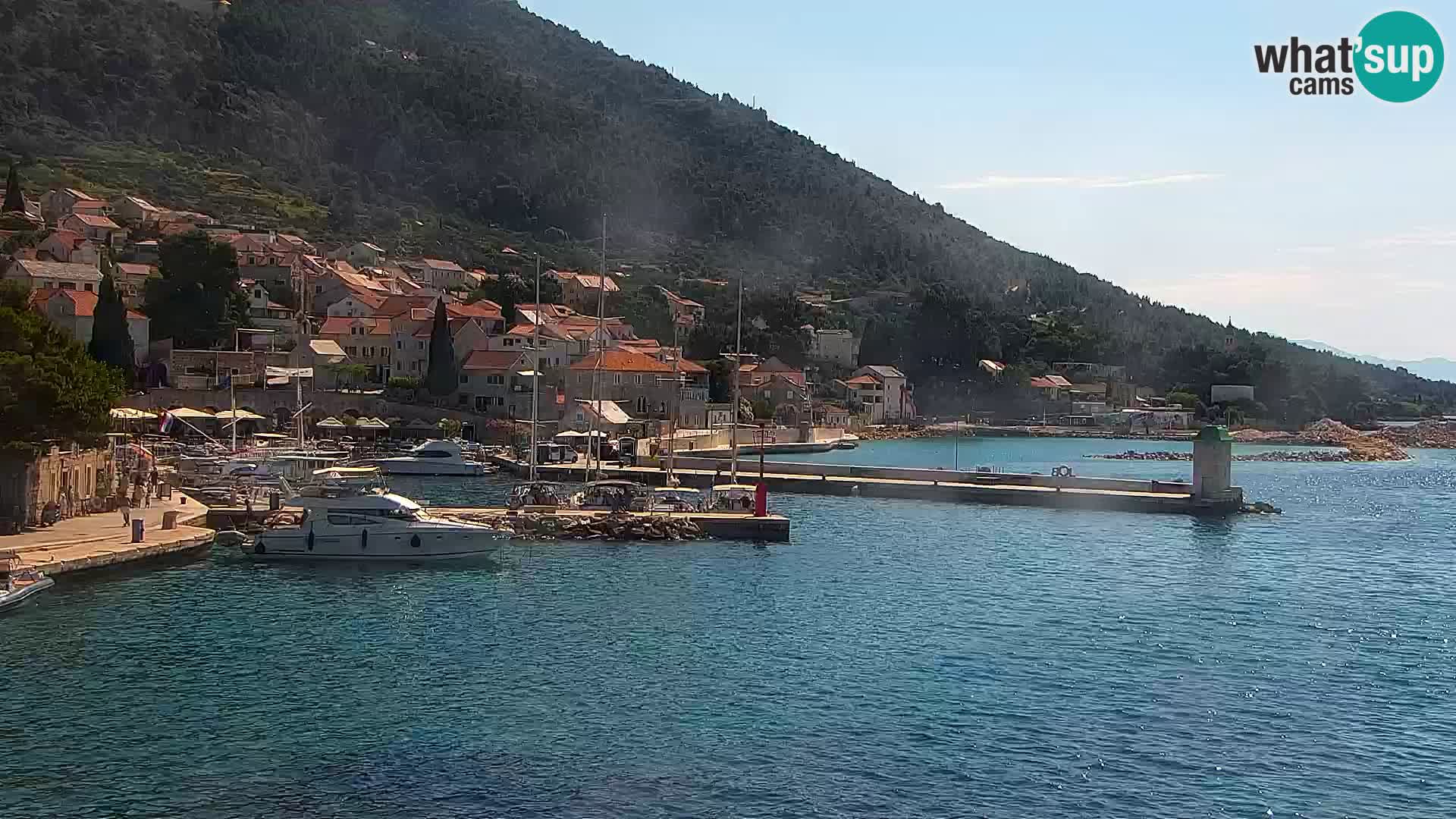 Webcam Bol Centro e Marina – Vista live dal porto di Bol