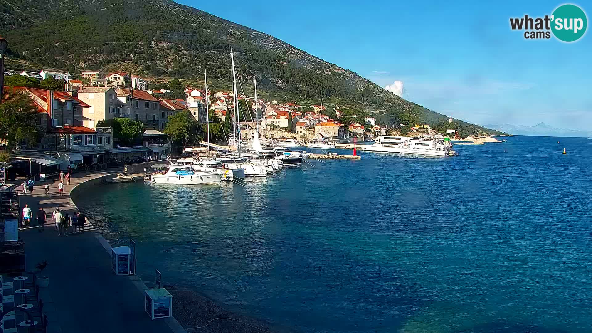 Webcam Bol Centro e Marina – Vista live dal porto di Bol