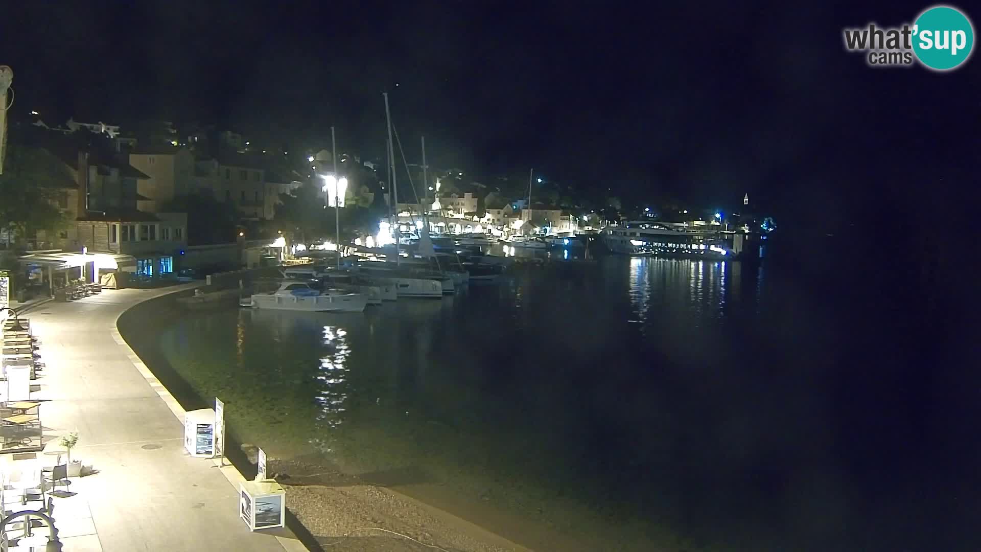 Webcam Bol Centro e Marina – Vista live dal porto di Bol