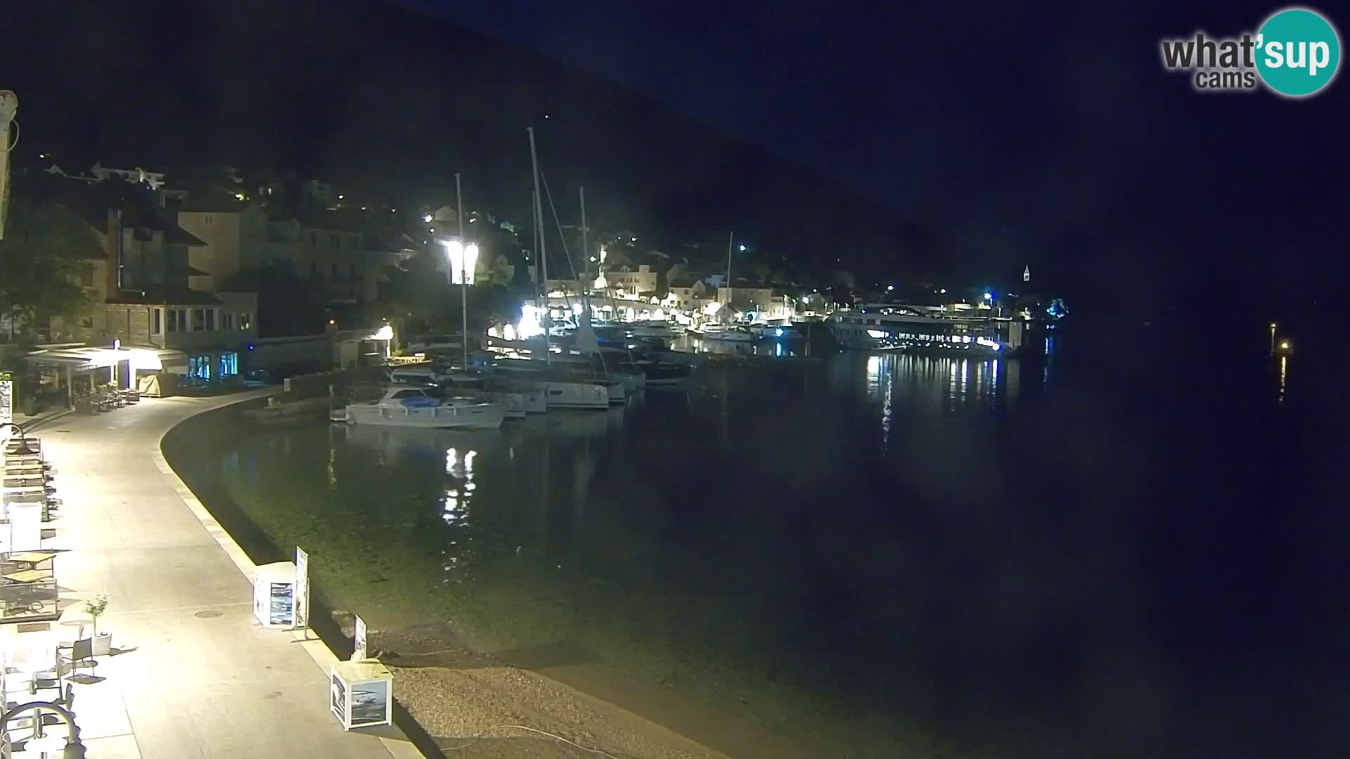 Webcam Bol Centro e Marina – Vista live dal porto di Bol