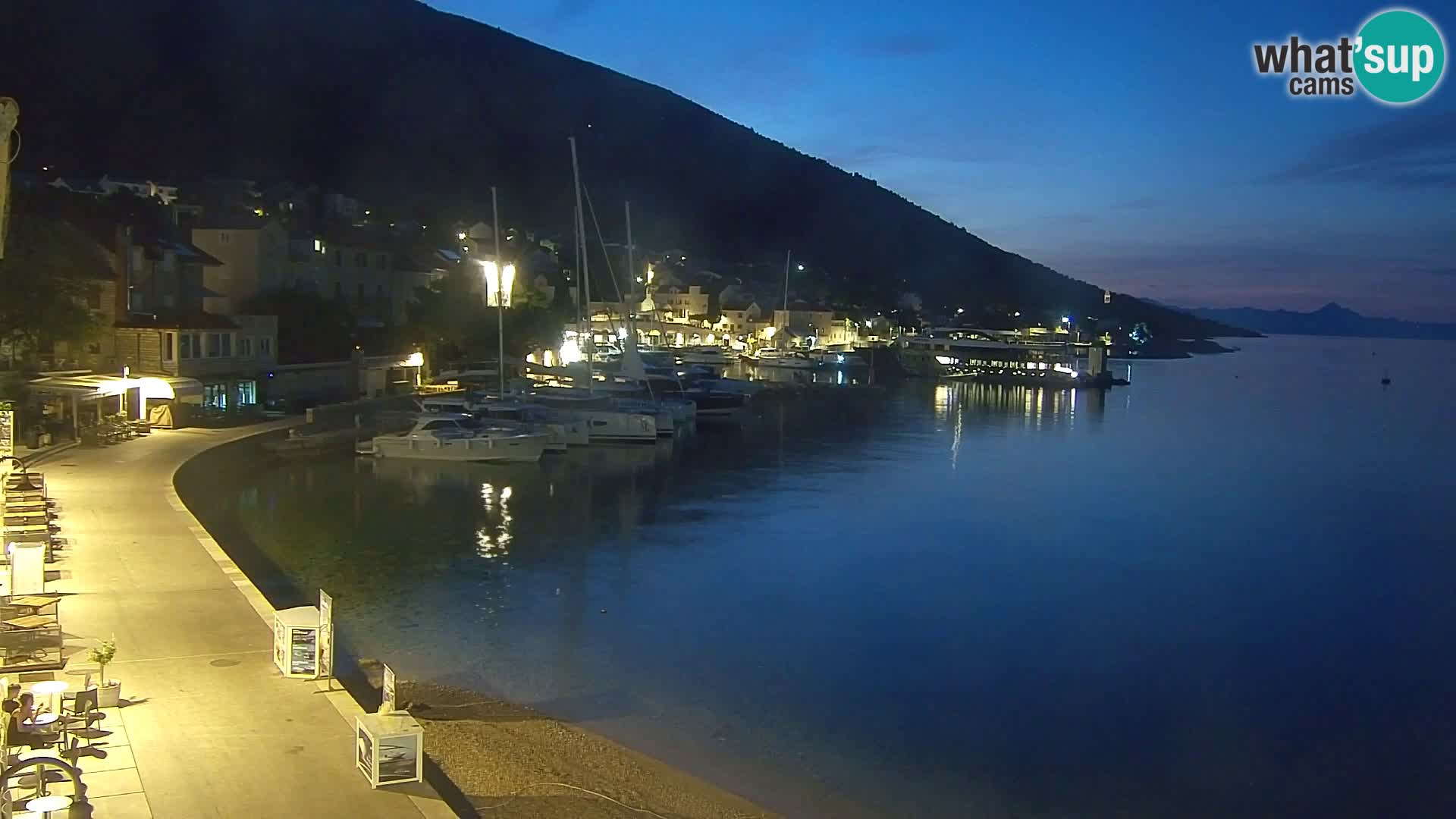 Webcam Bol Centro e Marina – Vista live dal porto di Bol
