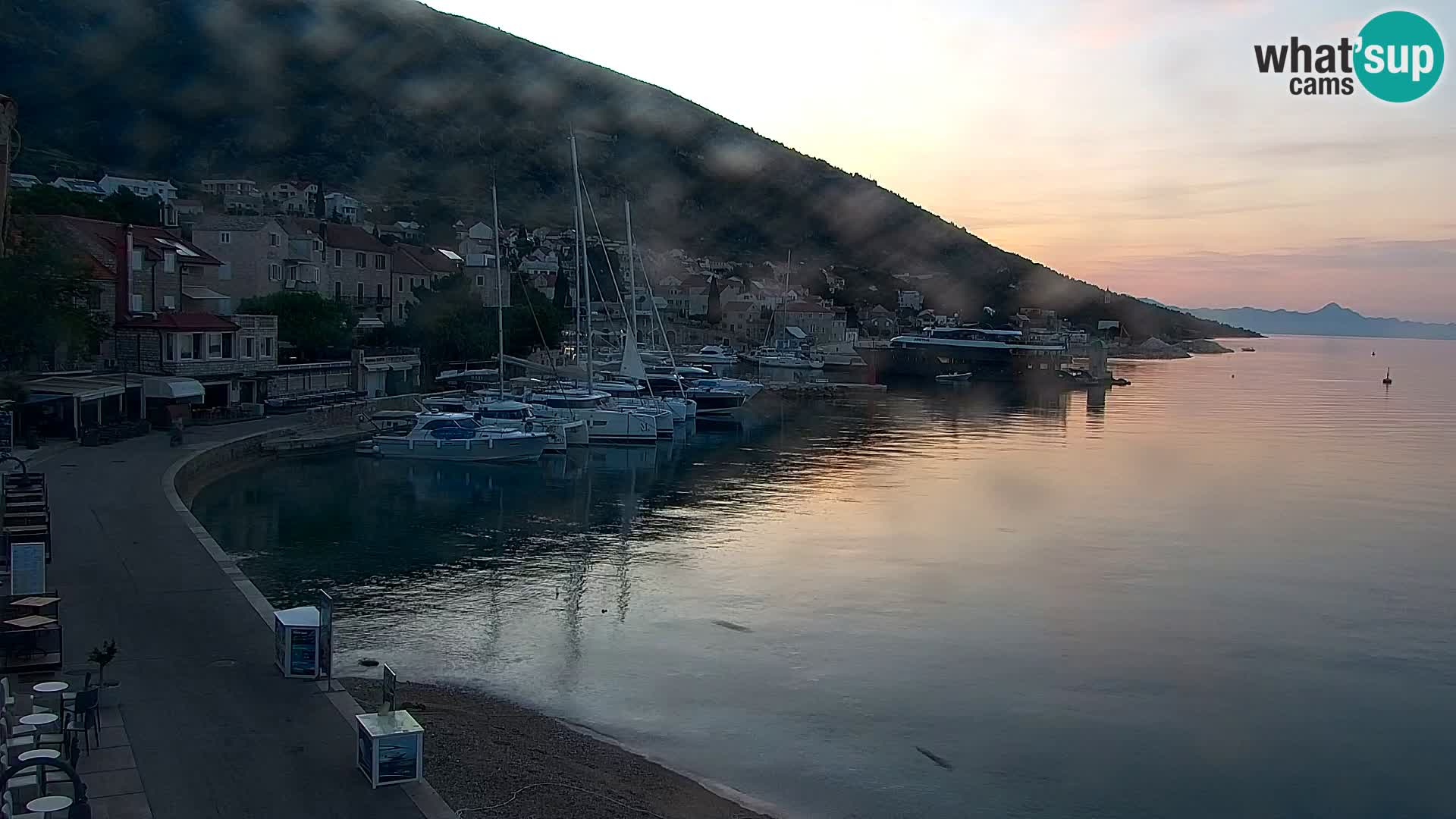 Webcam Bol Hafen & Ortszentrum – Liveblick aus Bol auf der Insel Brač