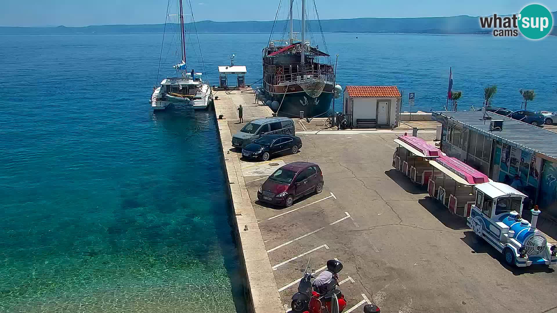 Webcam Bol Centro e Marina – Vista live dal porto di Bol