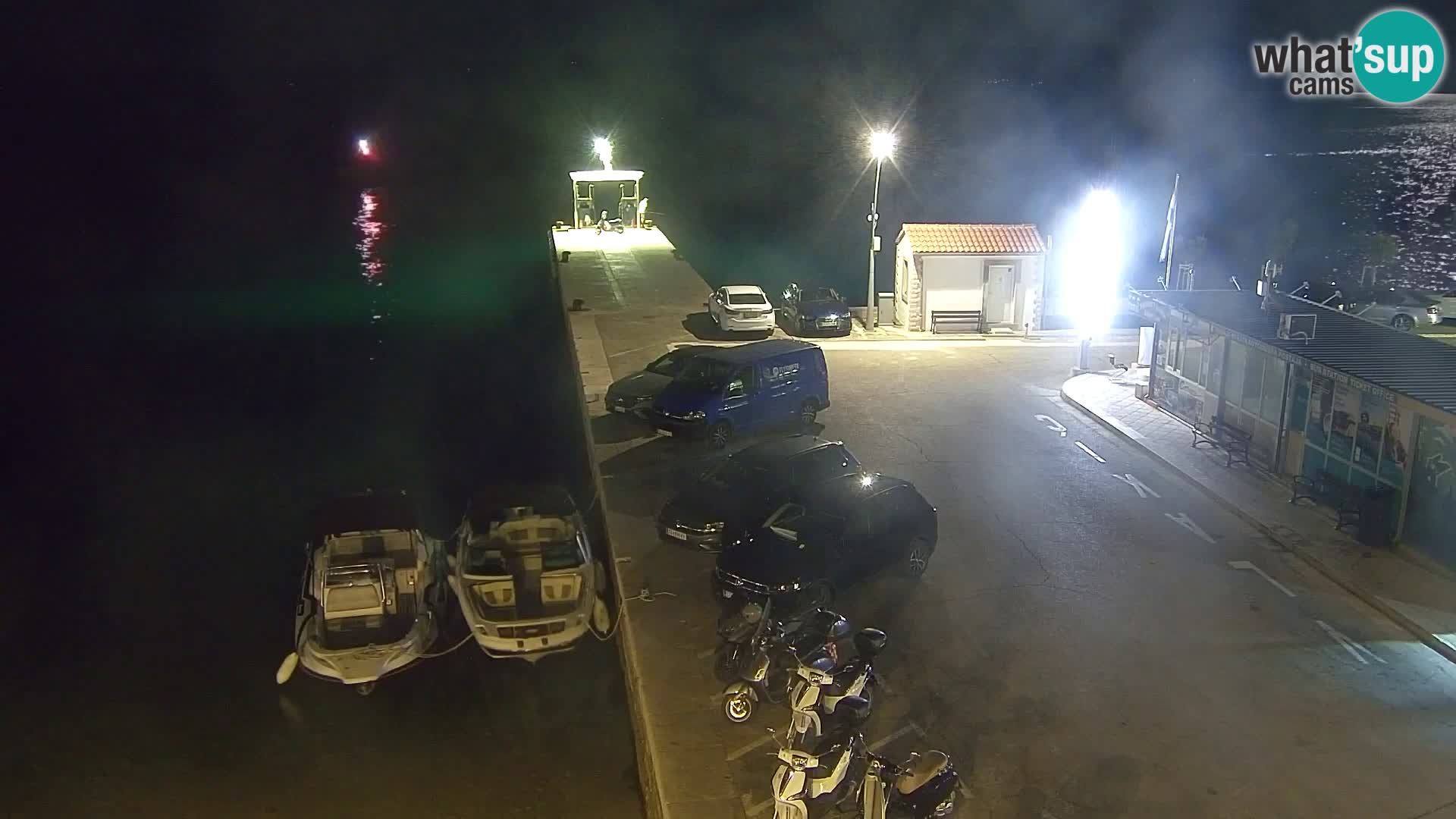 Webcam Bol Centro e Marina – Vista live dal porto di Bol