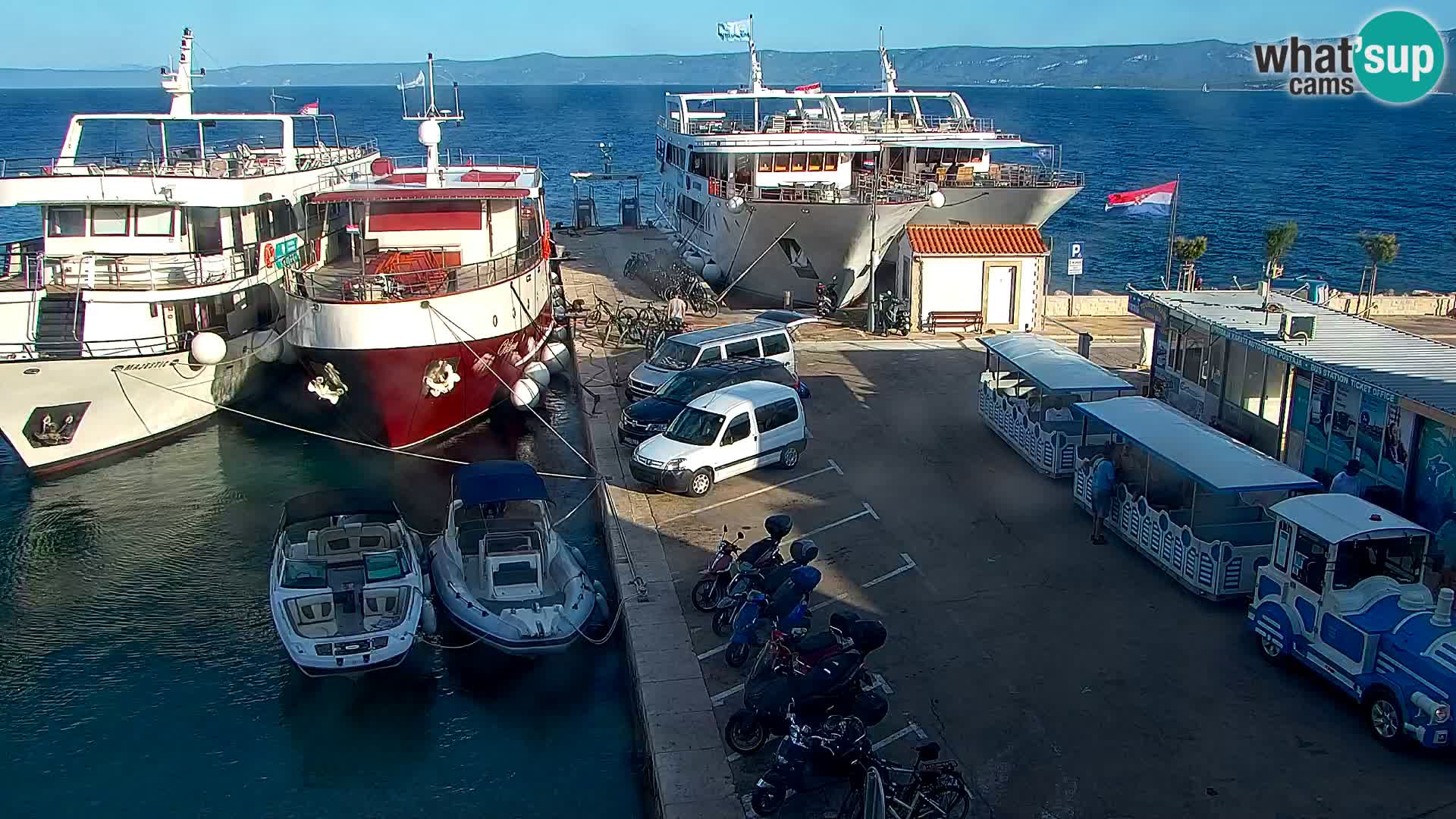 Webcam Bol Town Center & Marina – Live View from Bol, Brač