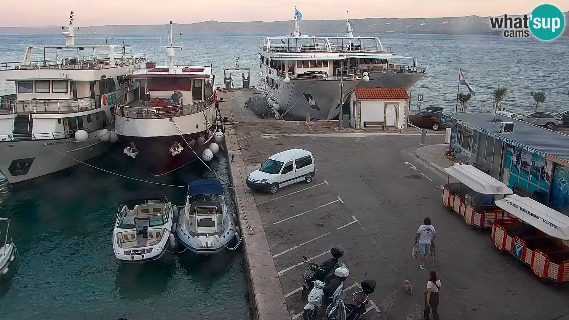 Webcam Bol Town Center & Marina – Live View from Bol, Brač