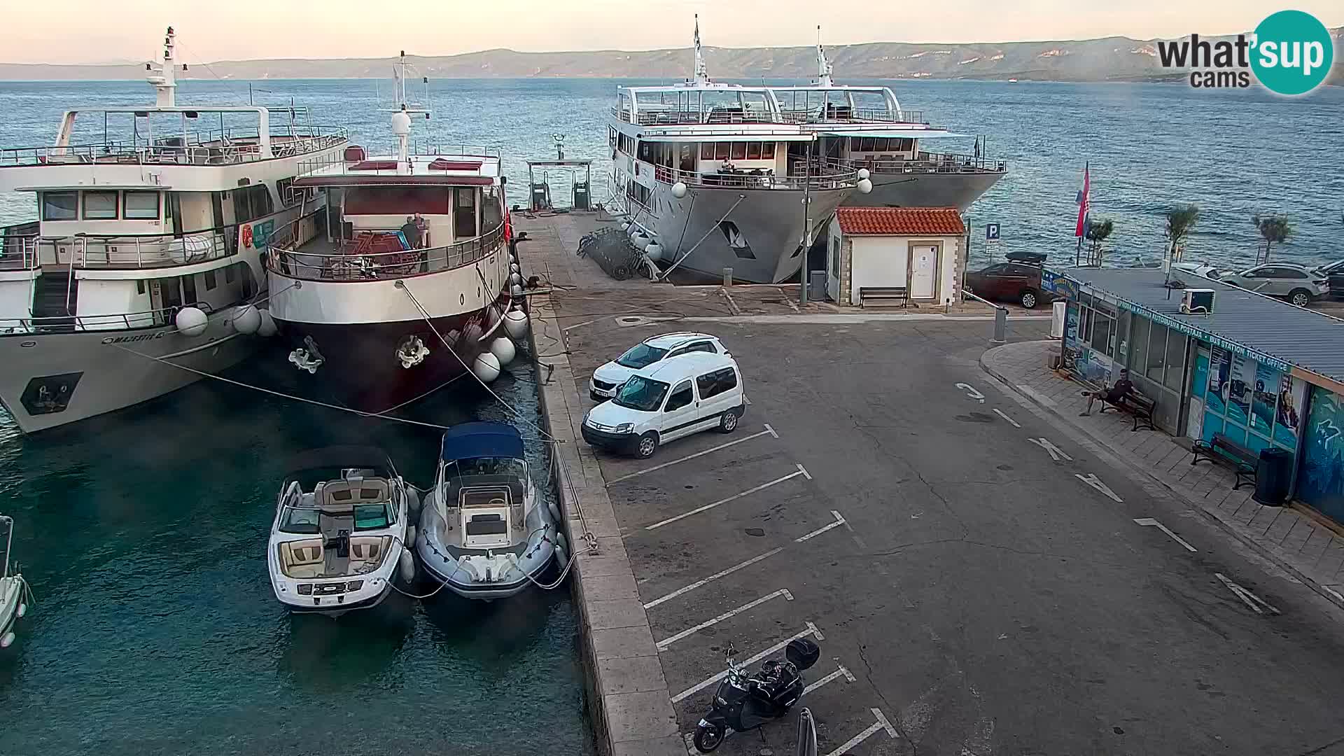 Webcam Bol Town Center & Marina – Live View from Bol, Brač
