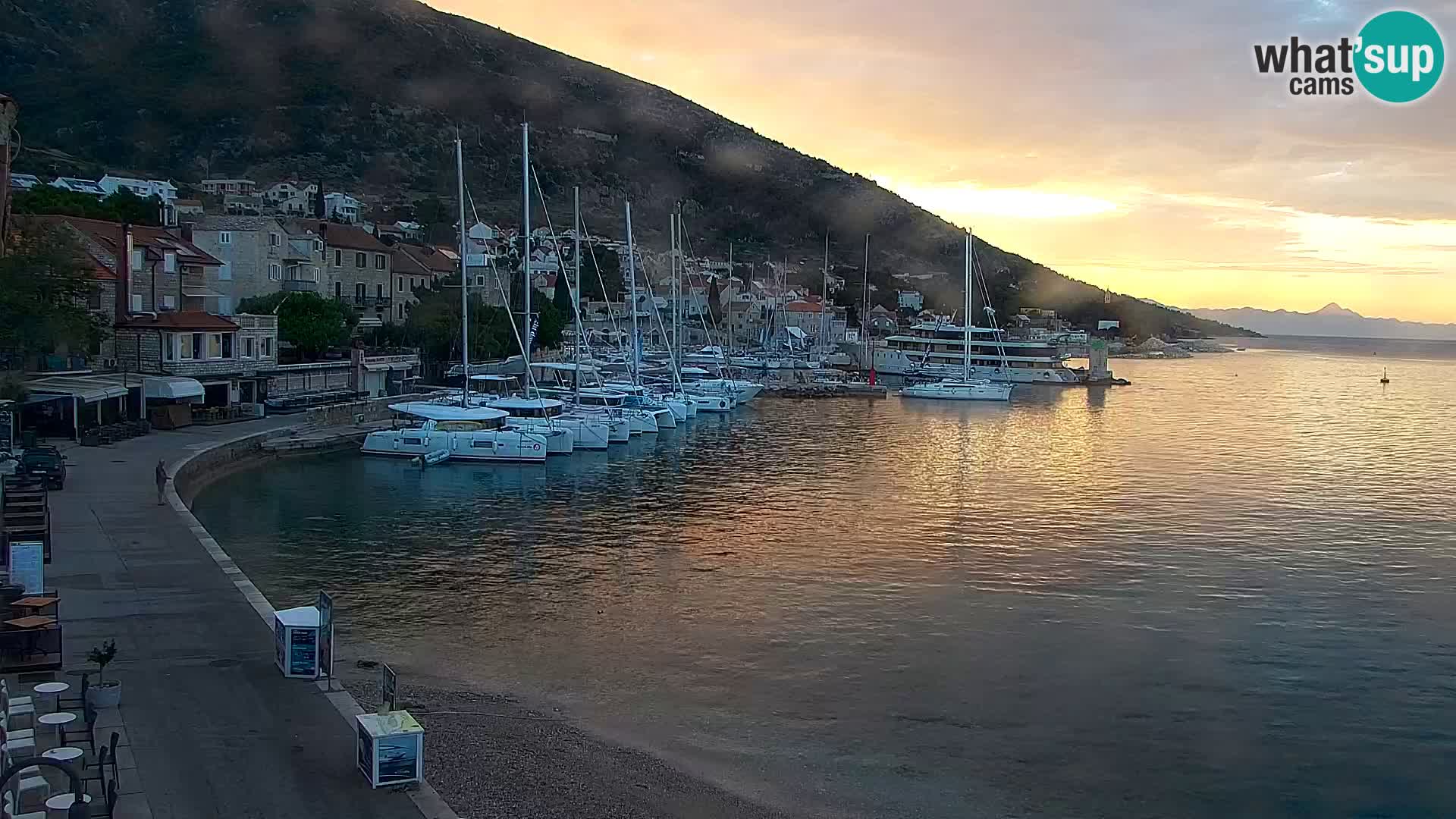 Webcam Bol Town Center & Marina – Live View from Bol, Brač