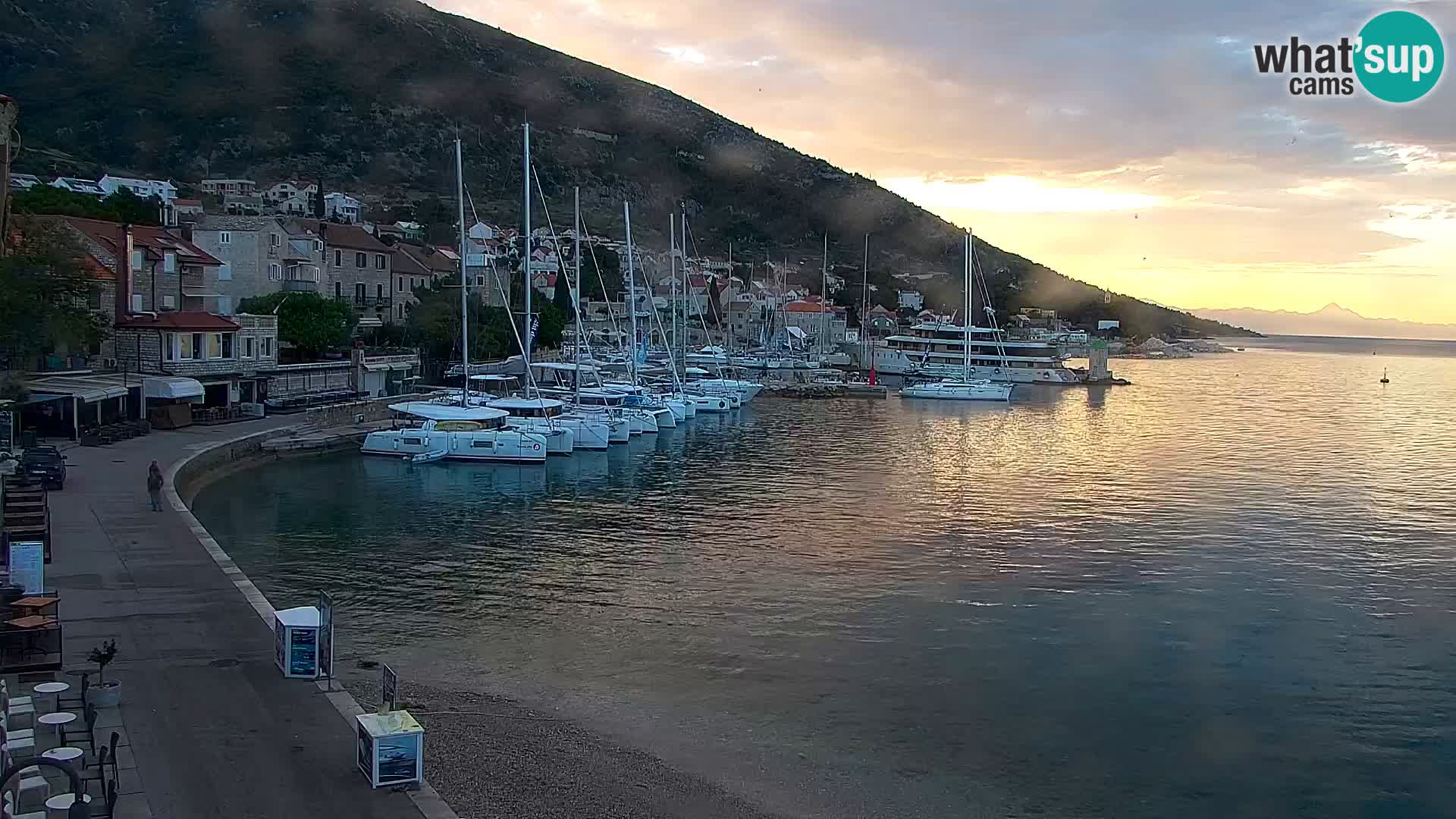 Webcam Bol Town Center & Marina – Live View from Bol, Brač