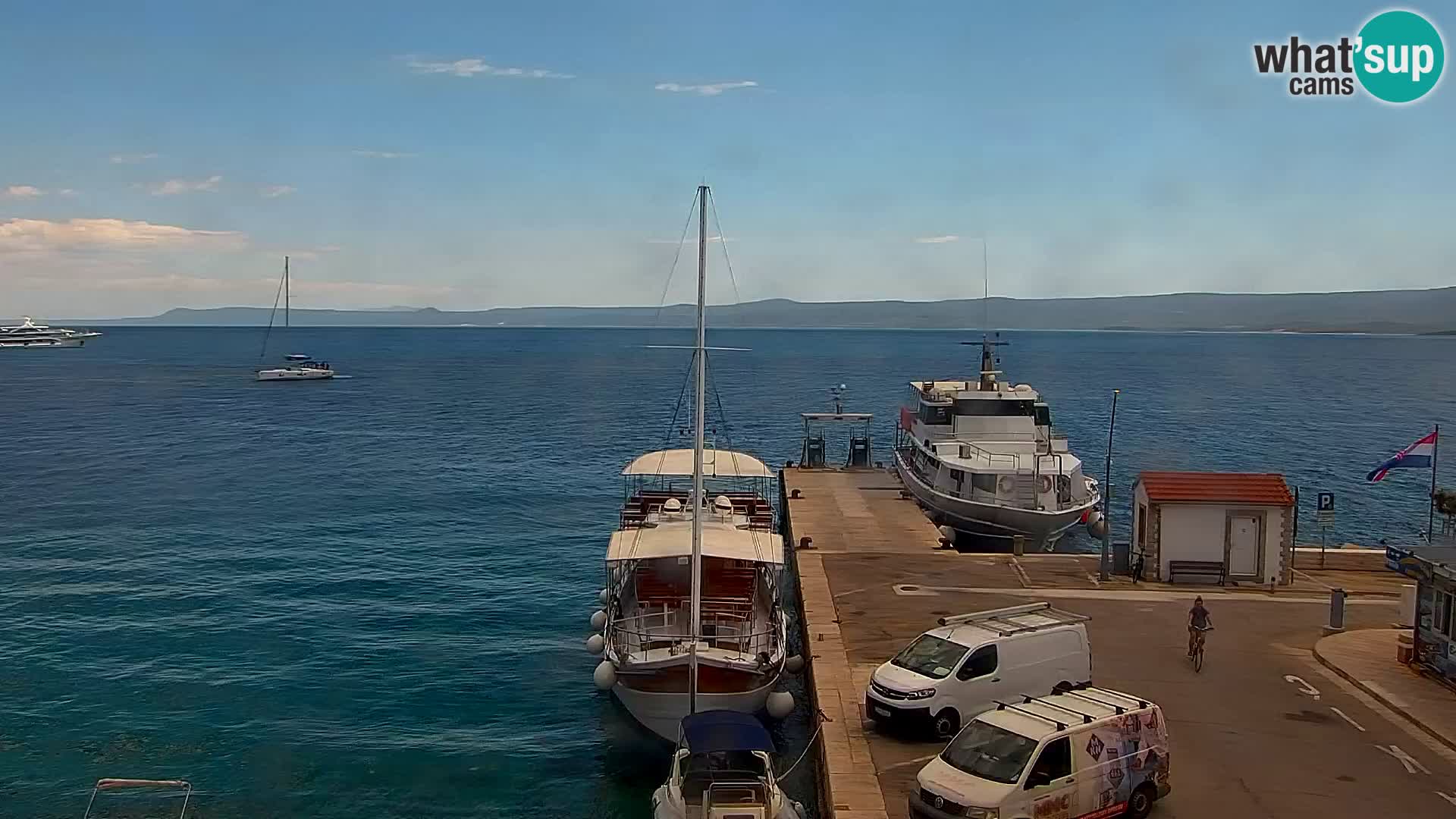 Webcam Bol Town Center & Marina – Live View from Bol, Brač
