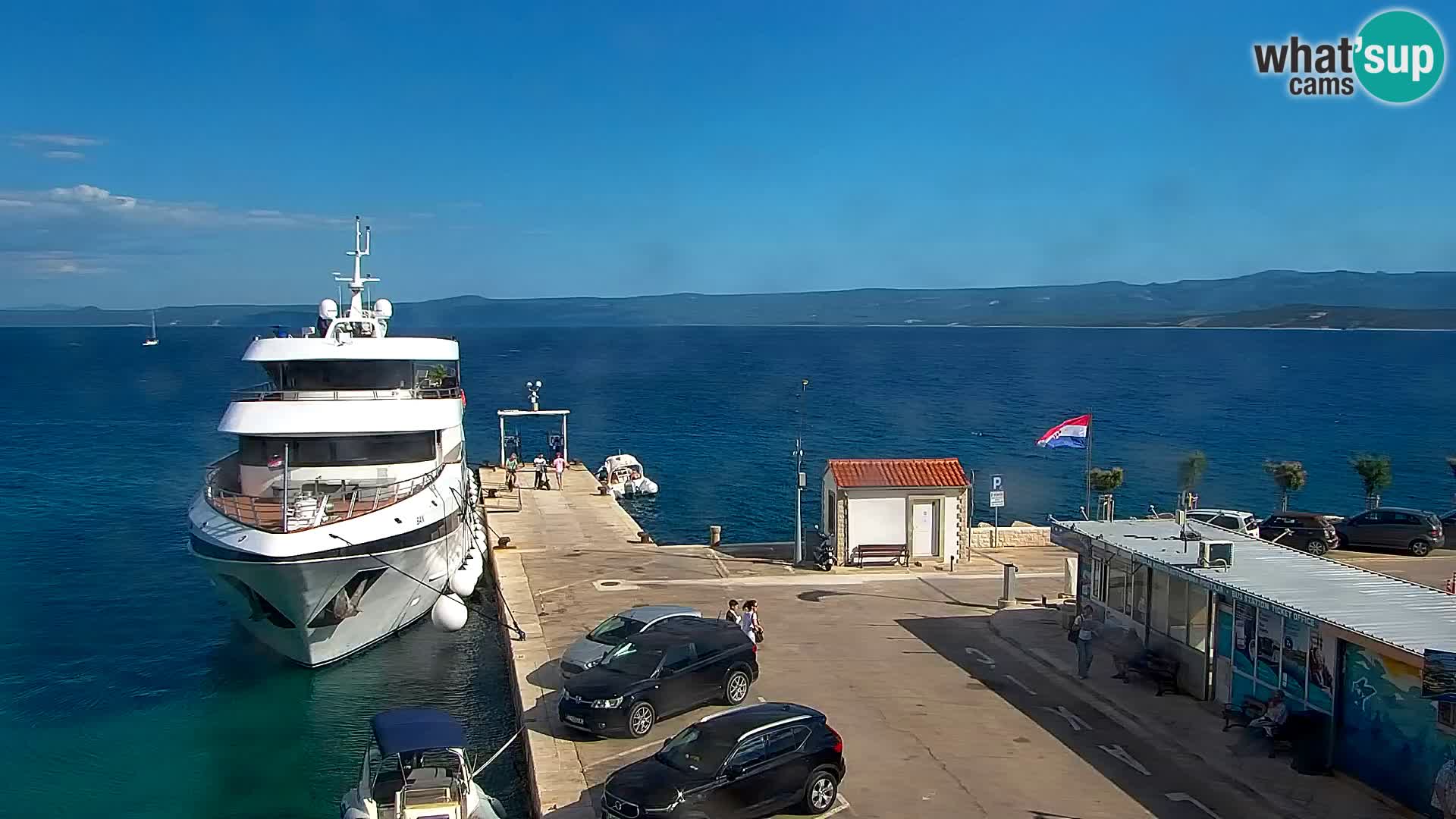 Webcam Bol Centro e Marina – Vista live dal porto di Bol