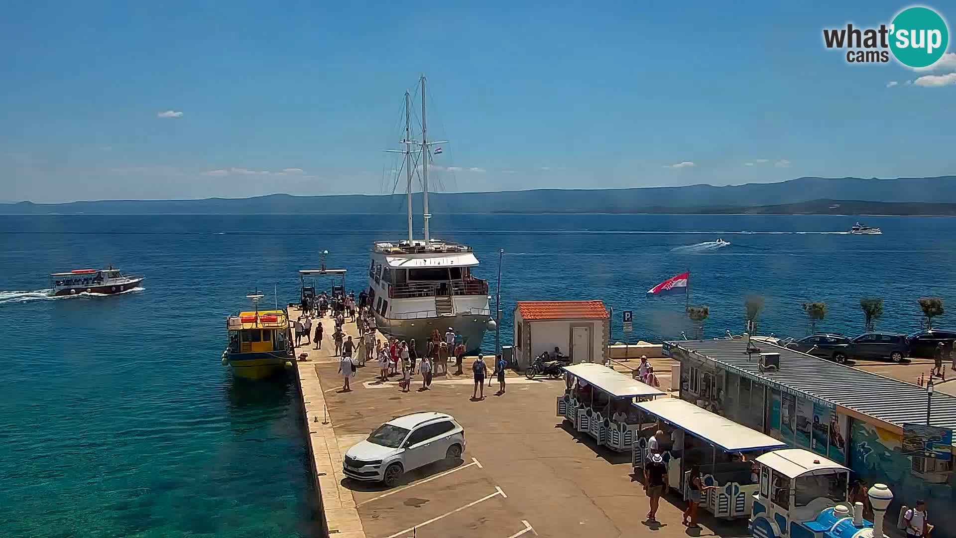 Webcam Bol Town Center & Marina – Live View from Bol, Brač