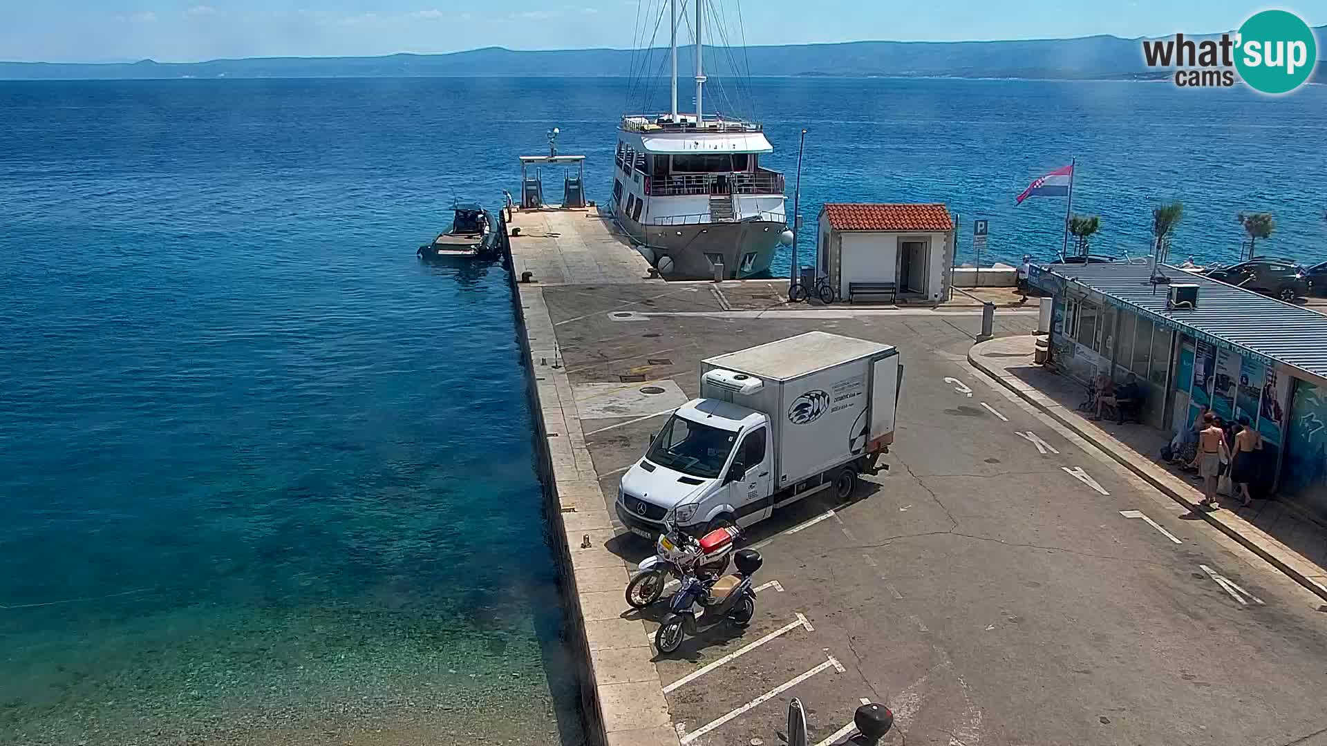 Webcam Bol Town Center & Marina – Live View from Bol, Brač