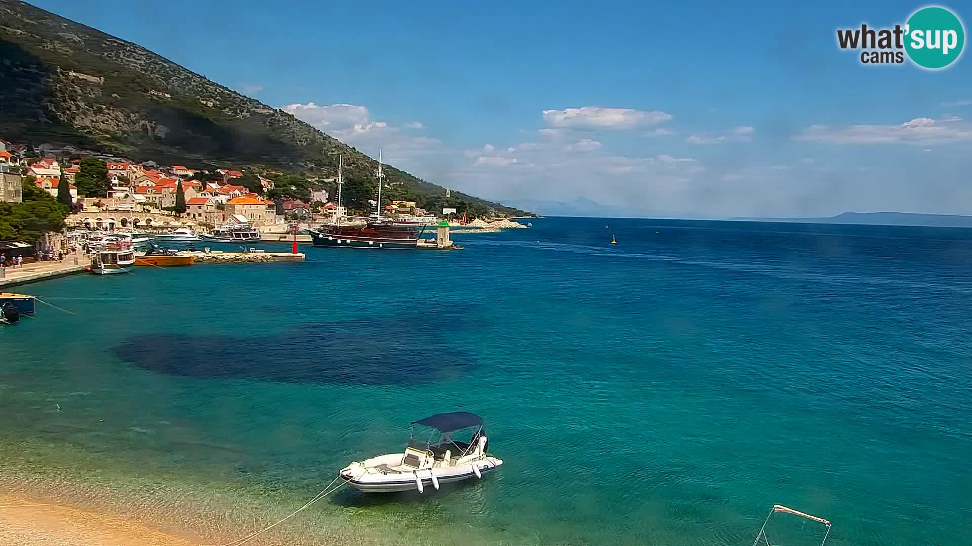 Webcam Bol Town Center & Marina – Live View from Bol, Brač