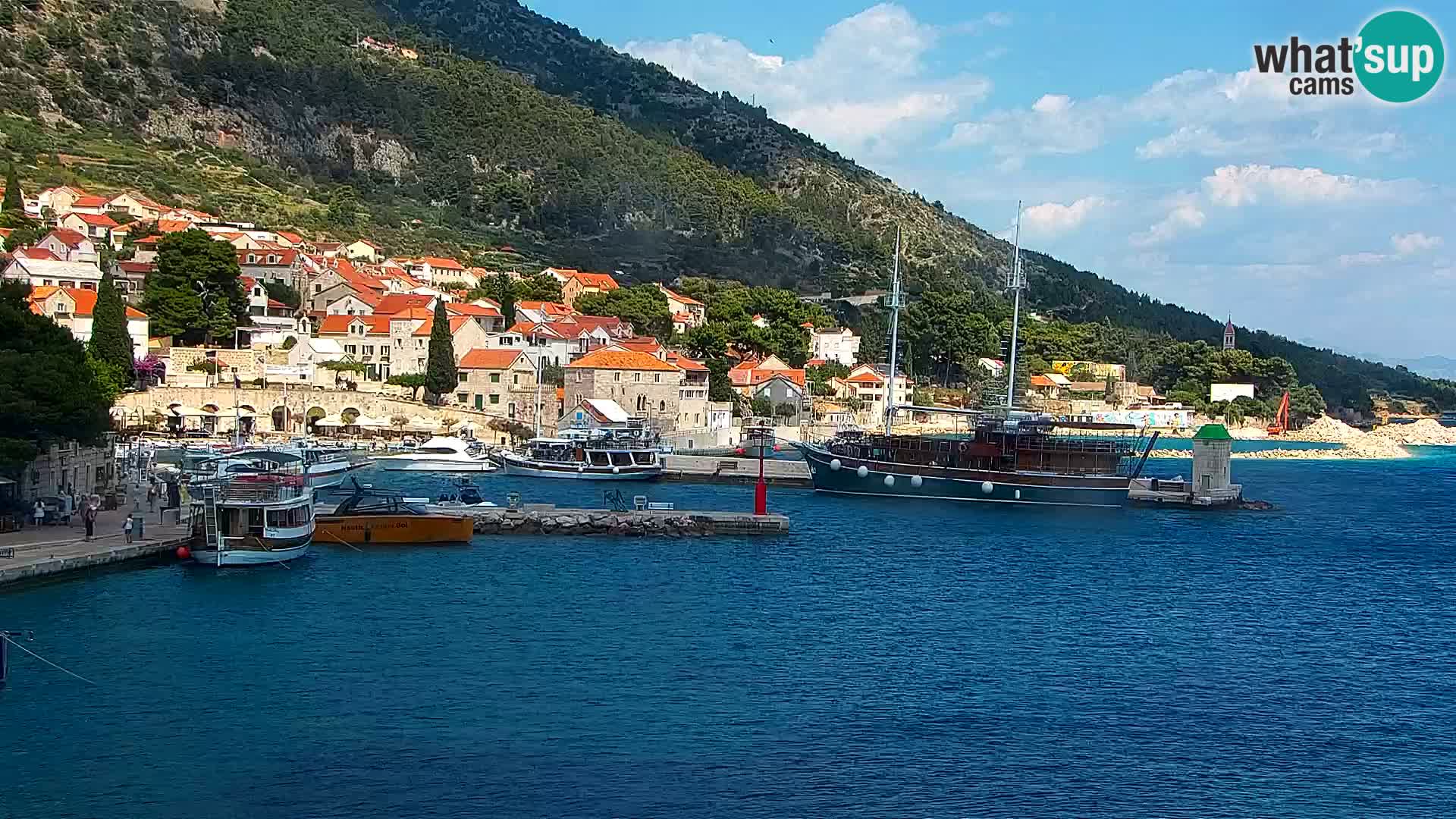 Webcam Bol Town Center & Marina – Live View from Bol, Brač