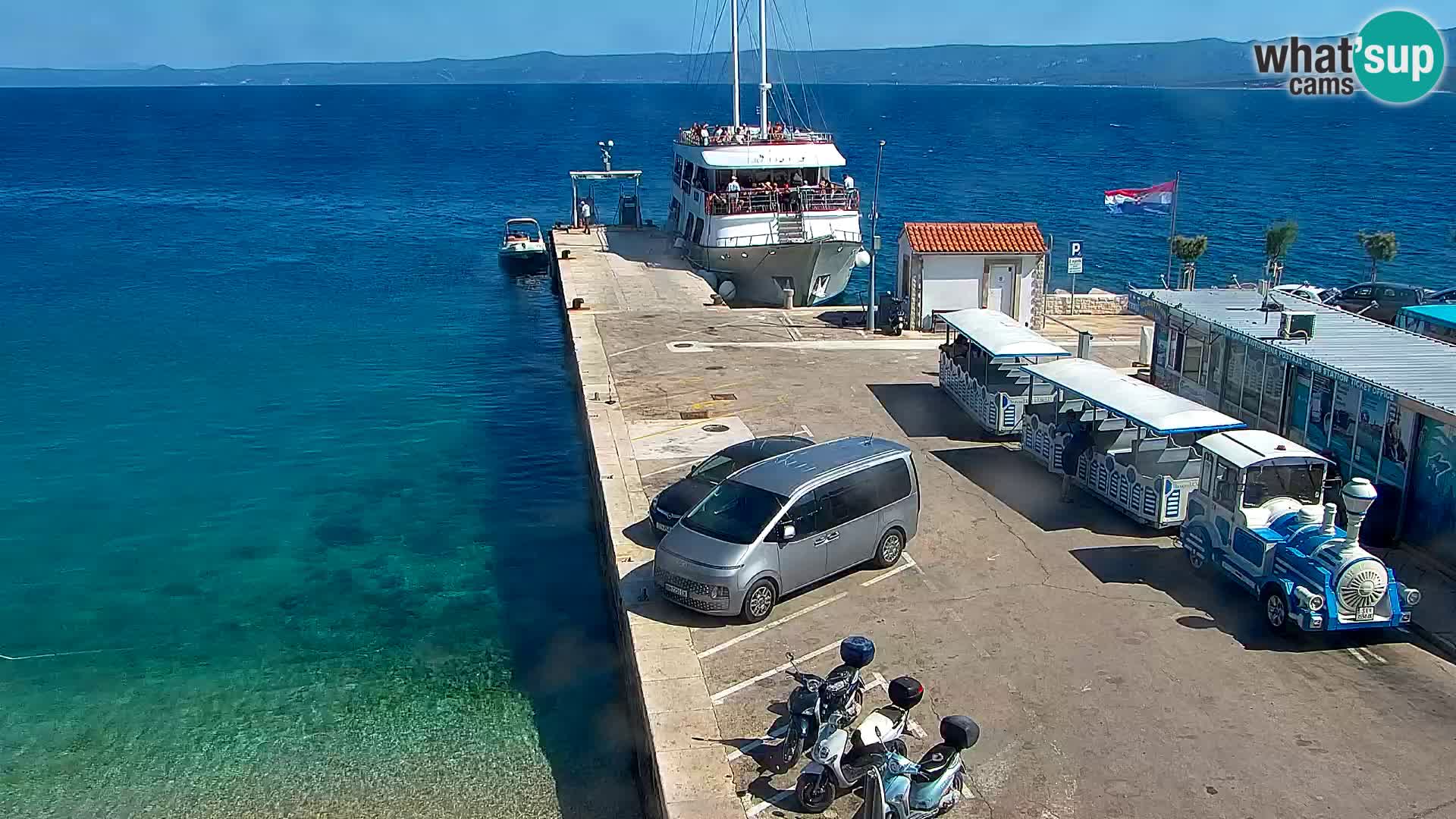 Webcam Bol Hafen & Ortszentrum – Liveblick aus Bol auf der Insel Brač