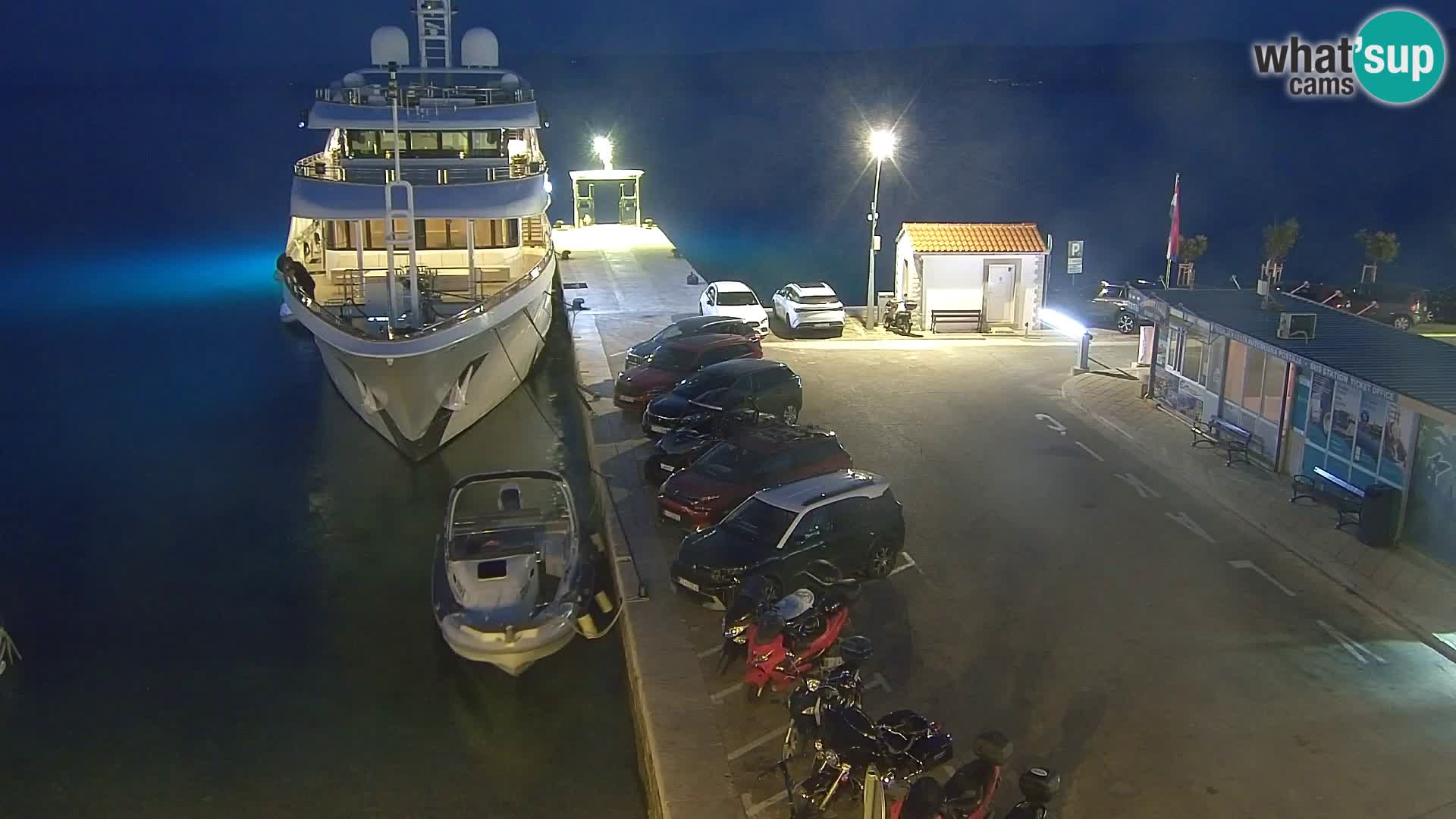 Webcam Bol Town Center & Marina – Live View from Bol, Brač