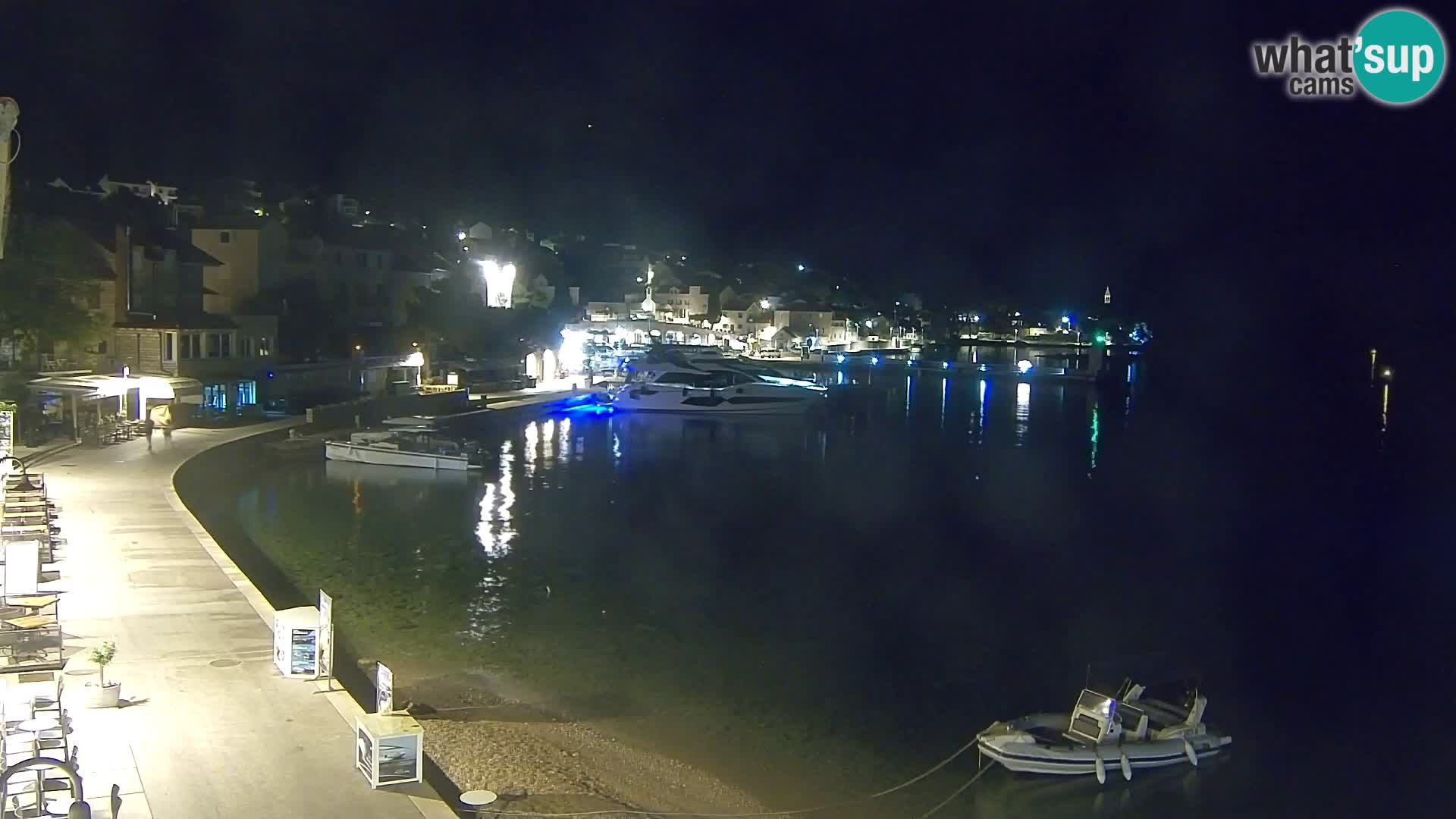 Webcam Bol Centro e Marina – Vista live dal porto di Bol