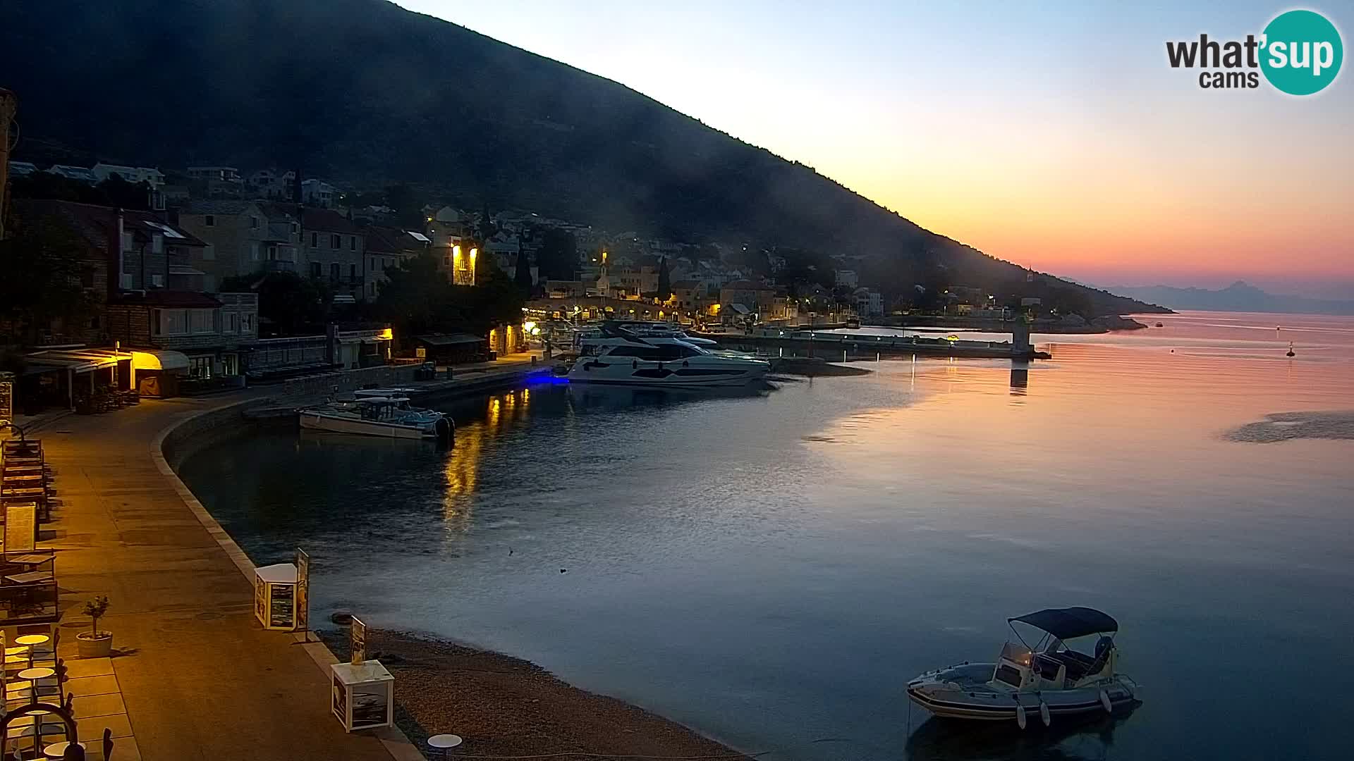 Webcam Bol Town Center & Marina – Live View from Bol, Brač