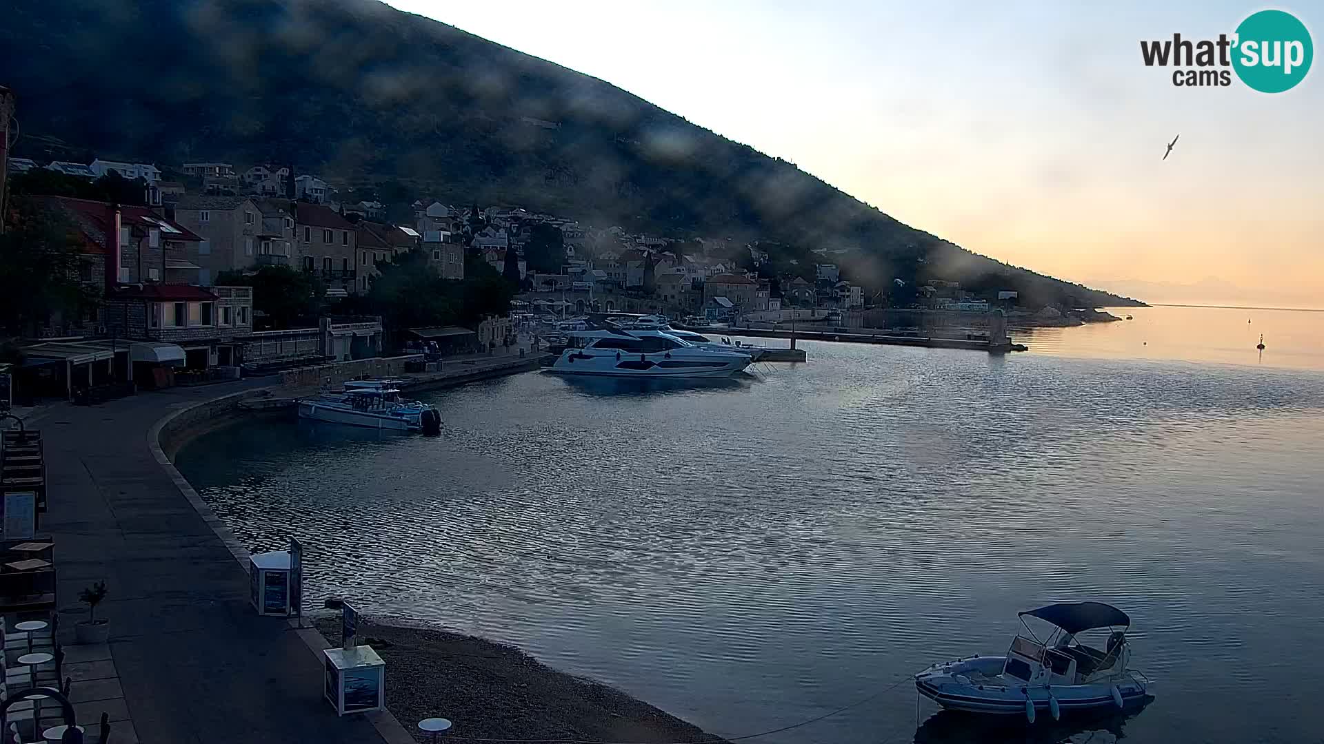 Webcam Bol Hafen & Ortszentrum – Liveblick aus Bol auf der Insel Brač