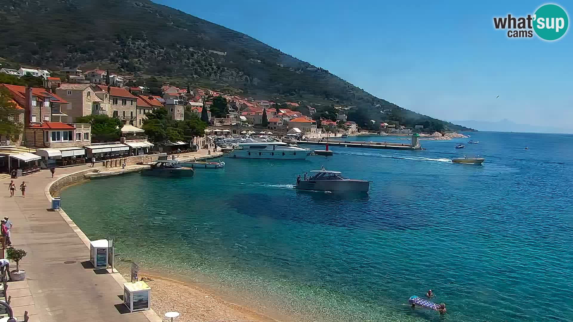 Webcam Bol Centro e Marina – Vista live dal porto di Bol