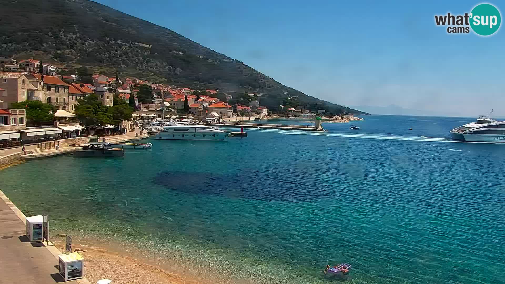 Webcam Bol Town Center & Marina – Live View from Bol, Brač