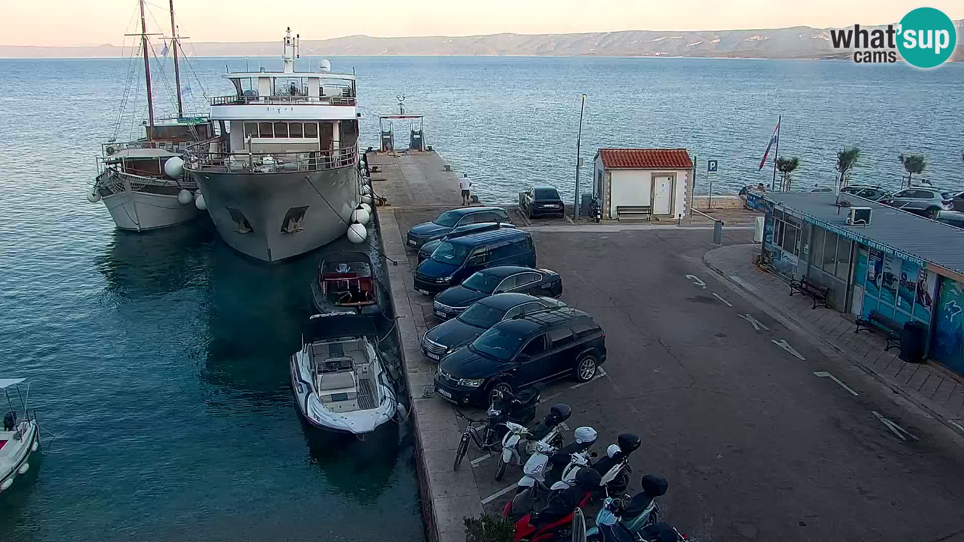 Webcam Bol Town Center & Marina – Live View from Bol, Brač