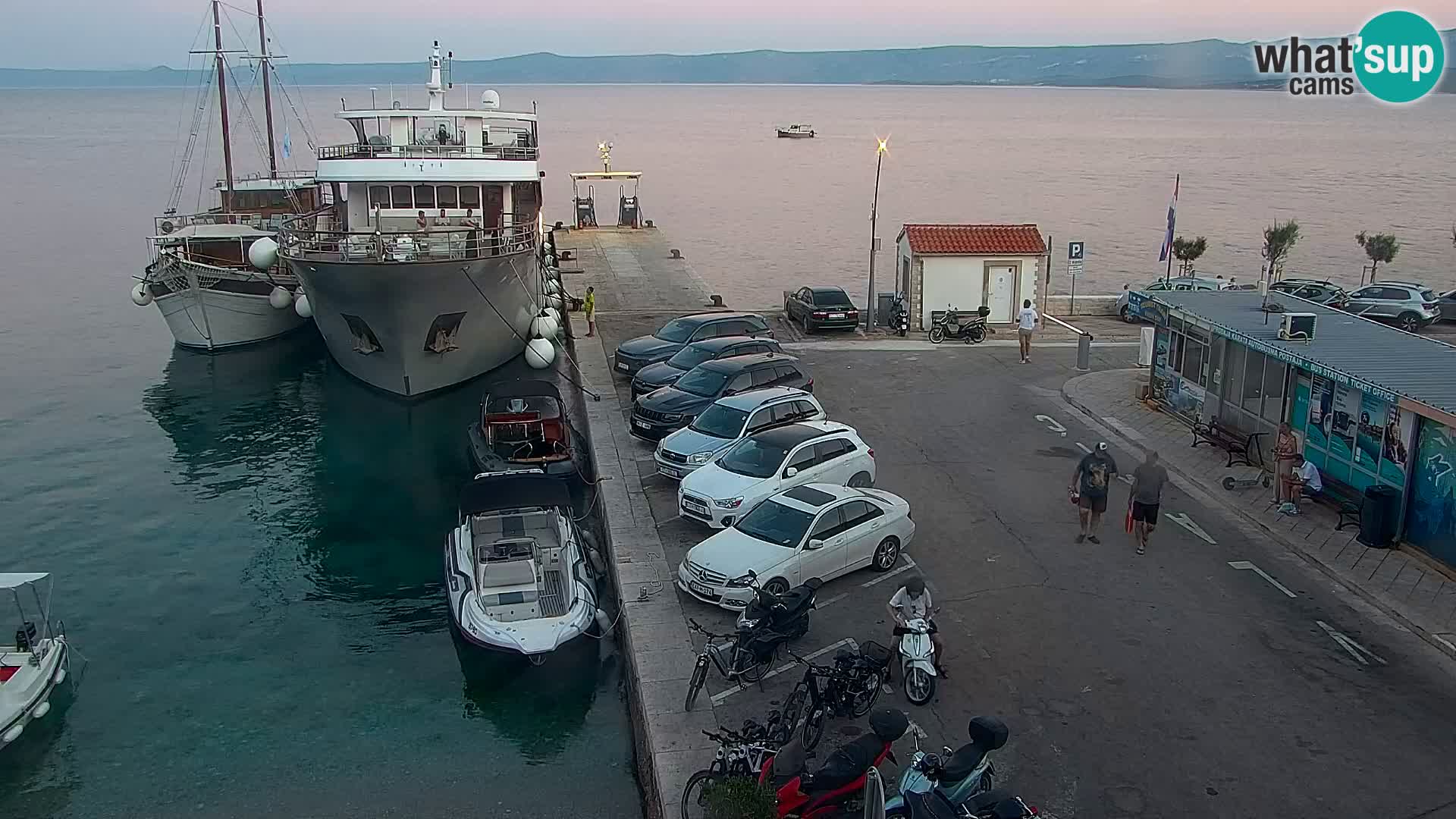 Webcam Bol Town Center & Marina – Live View from Bol, Brač