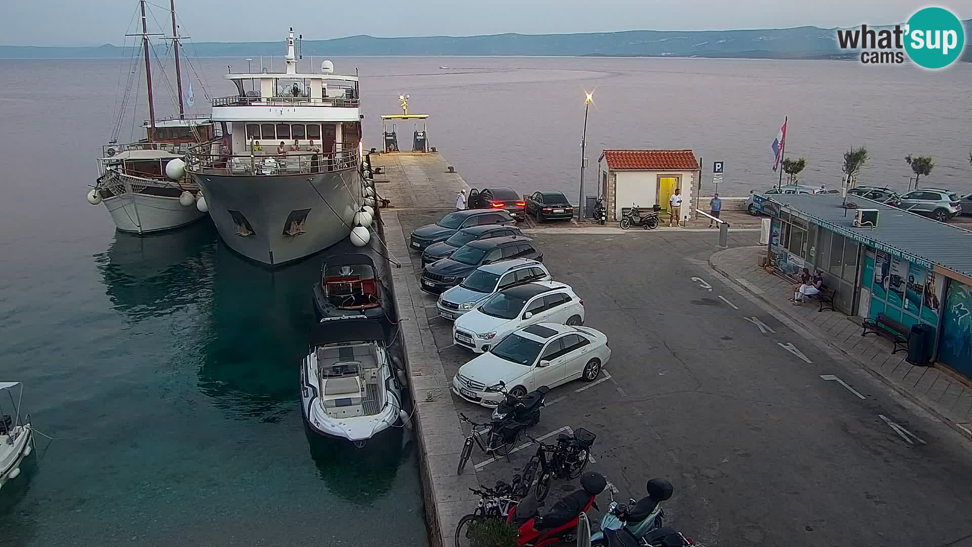 Webcam Bol Hafen & Ortszentrum – Liveblick aus Bol auf der Insel Brač