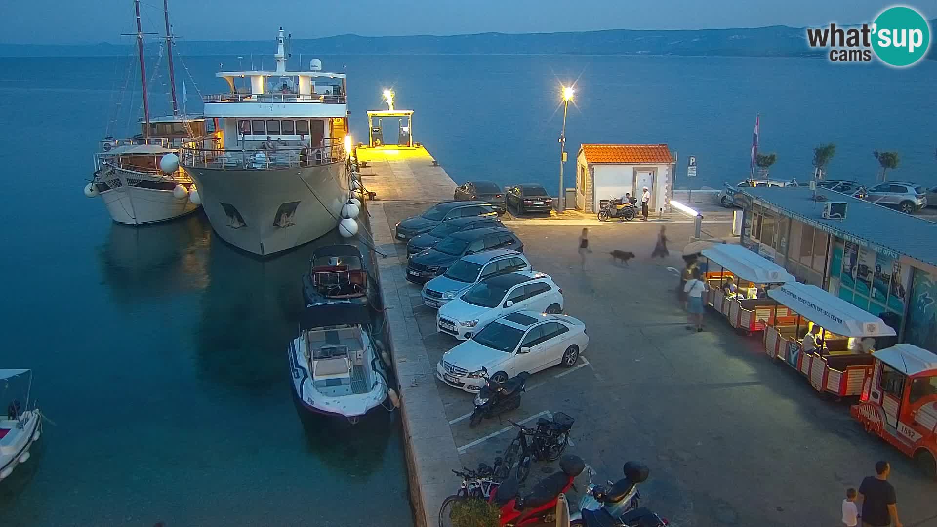 Webcam Bol Centro e Marina – Vista live dal porto di Bol