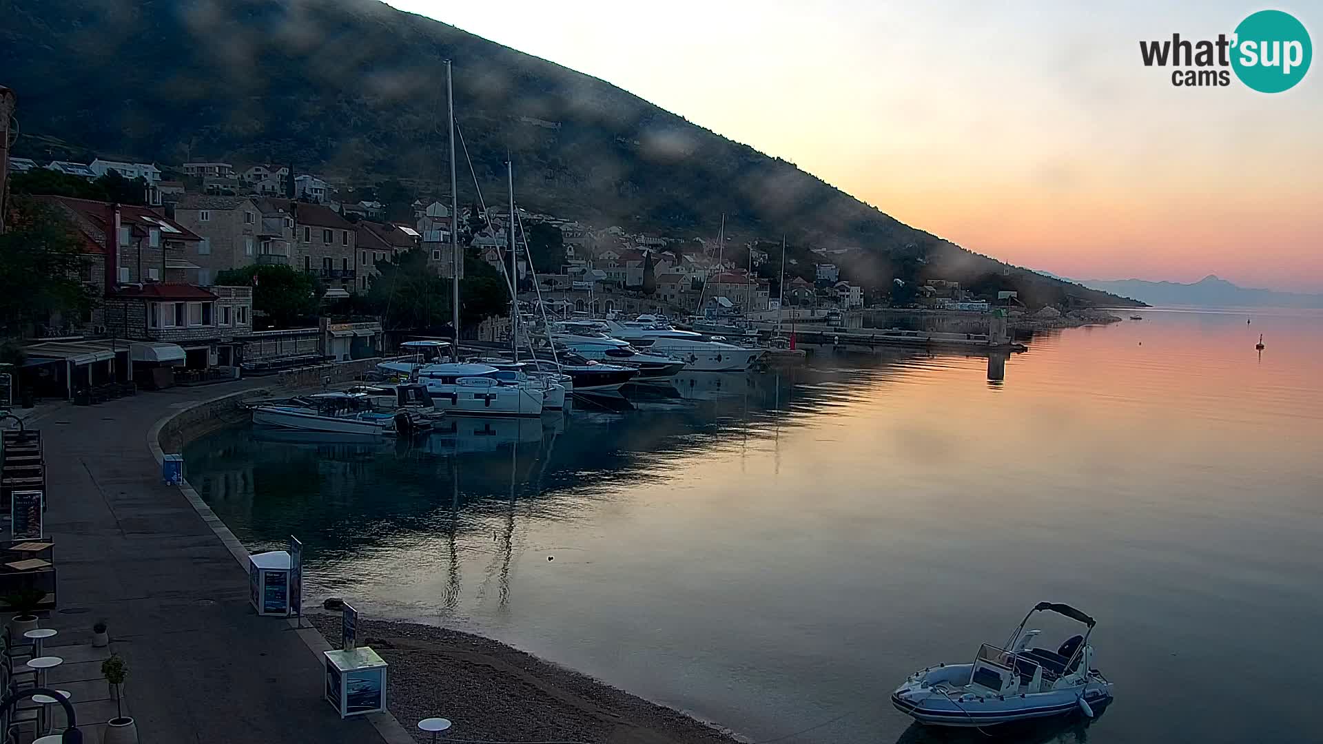Webcam Bol Hafen & Ortszentrum – Liveblick aus Bol auf der Insel Brač